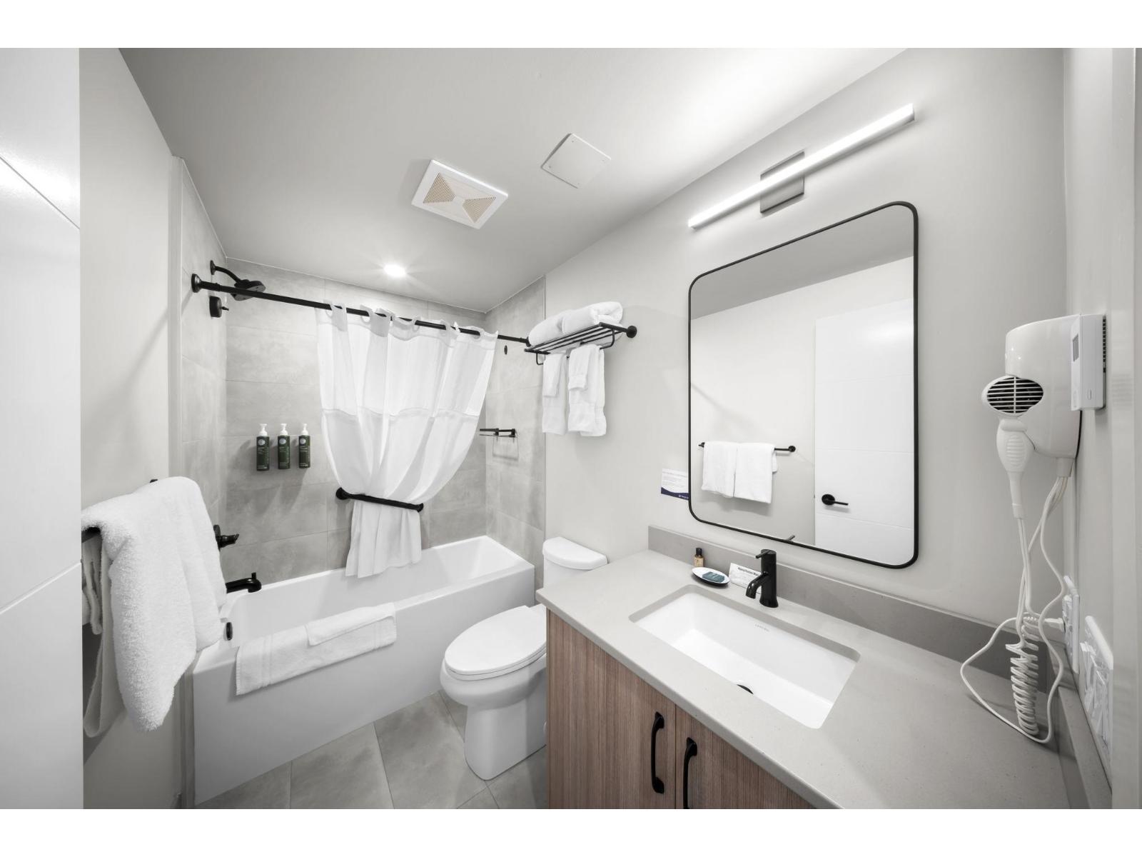 312A 160 ESPLANADE AVENUE, Harrison Hot Springs, Harrison Hot Springs