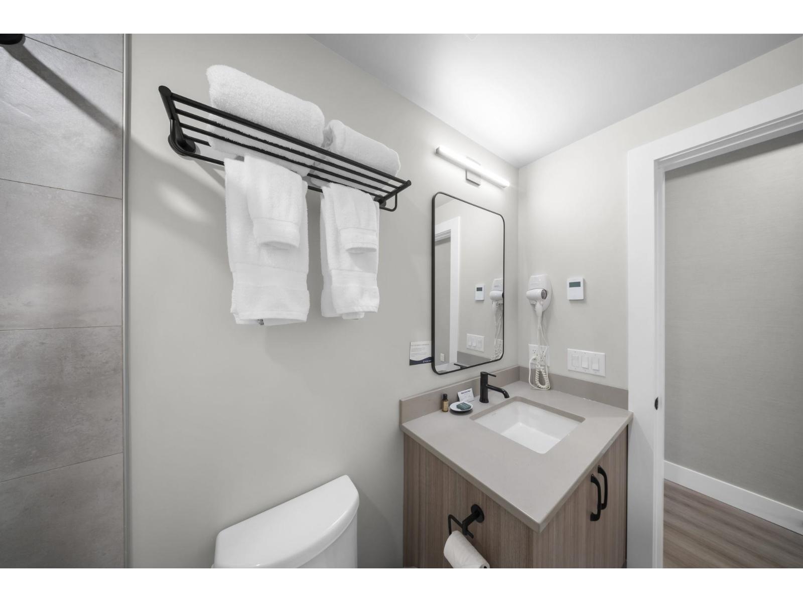 312A 160 ESPLANADE AVENUE, Harrison Hot Springs, Harrison Hot Springs