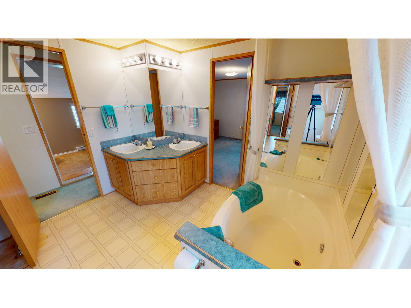 #43 313 WESTLAND ROAD - 22