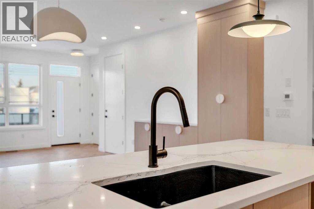 Single Family House for Sale in    Avenue SW South Calgary Calgary 