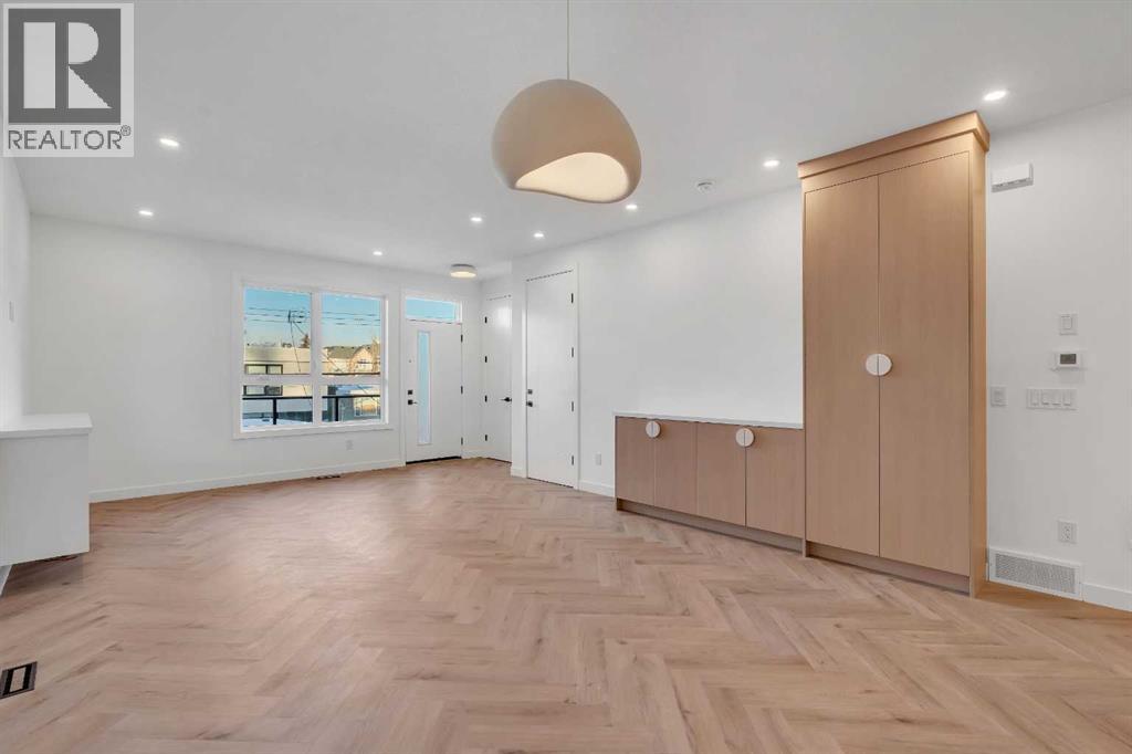 Single Family House for Sale in    Avenue SW South Calgary Calgary 