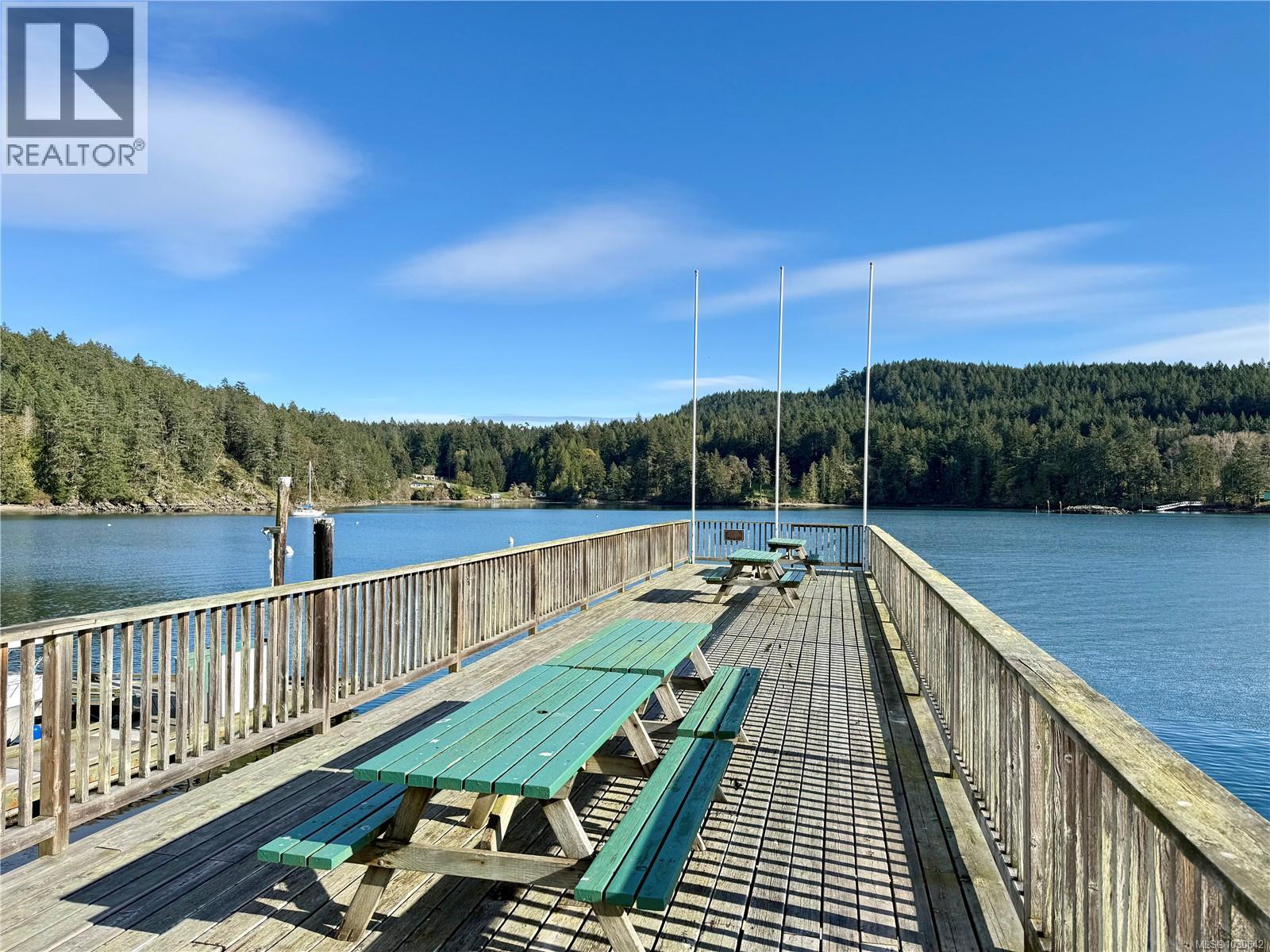 #29A 2315 Mackinnon Rd - 24
