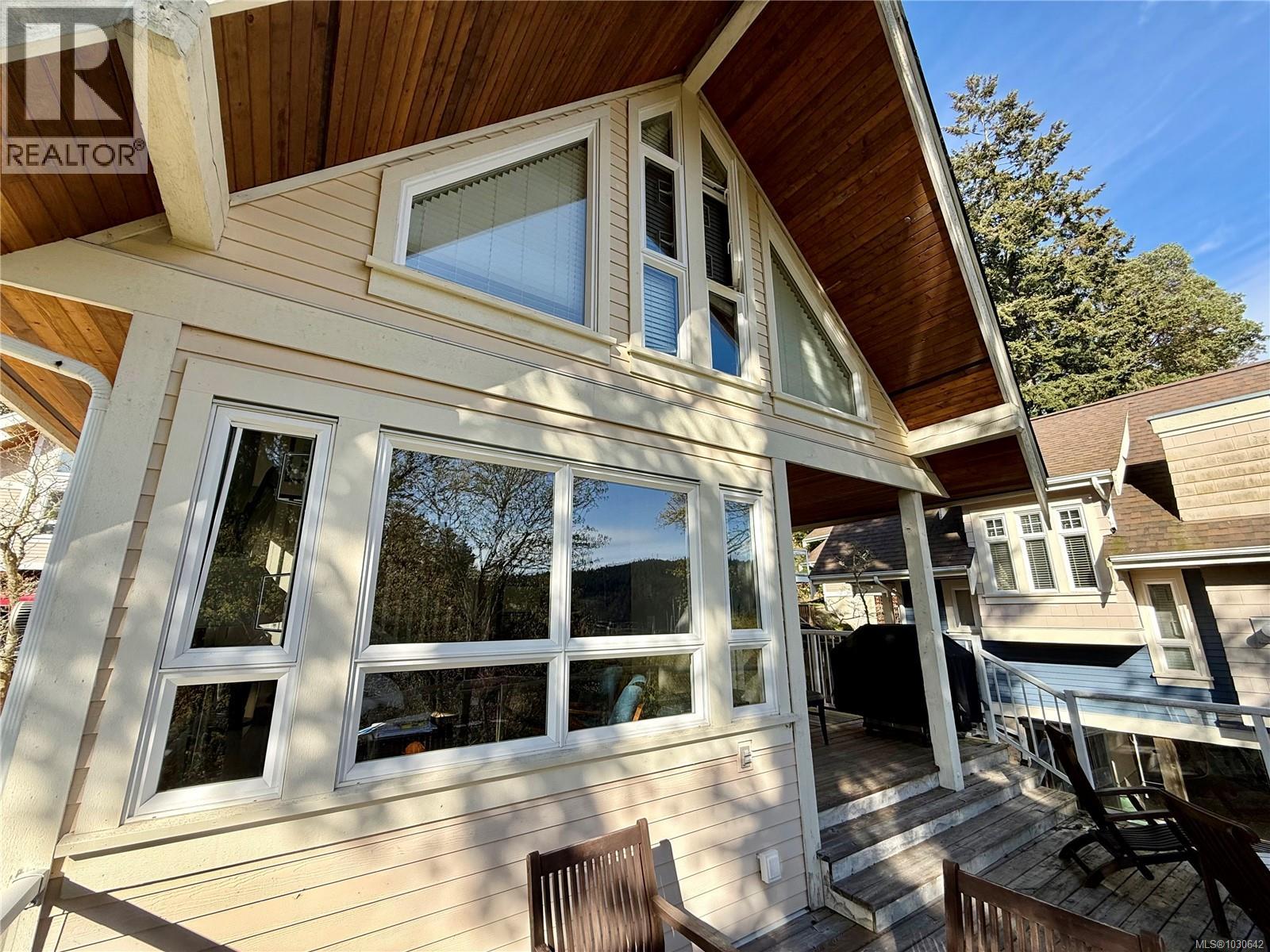 #29A 2315 Mackinnon Rd - 8