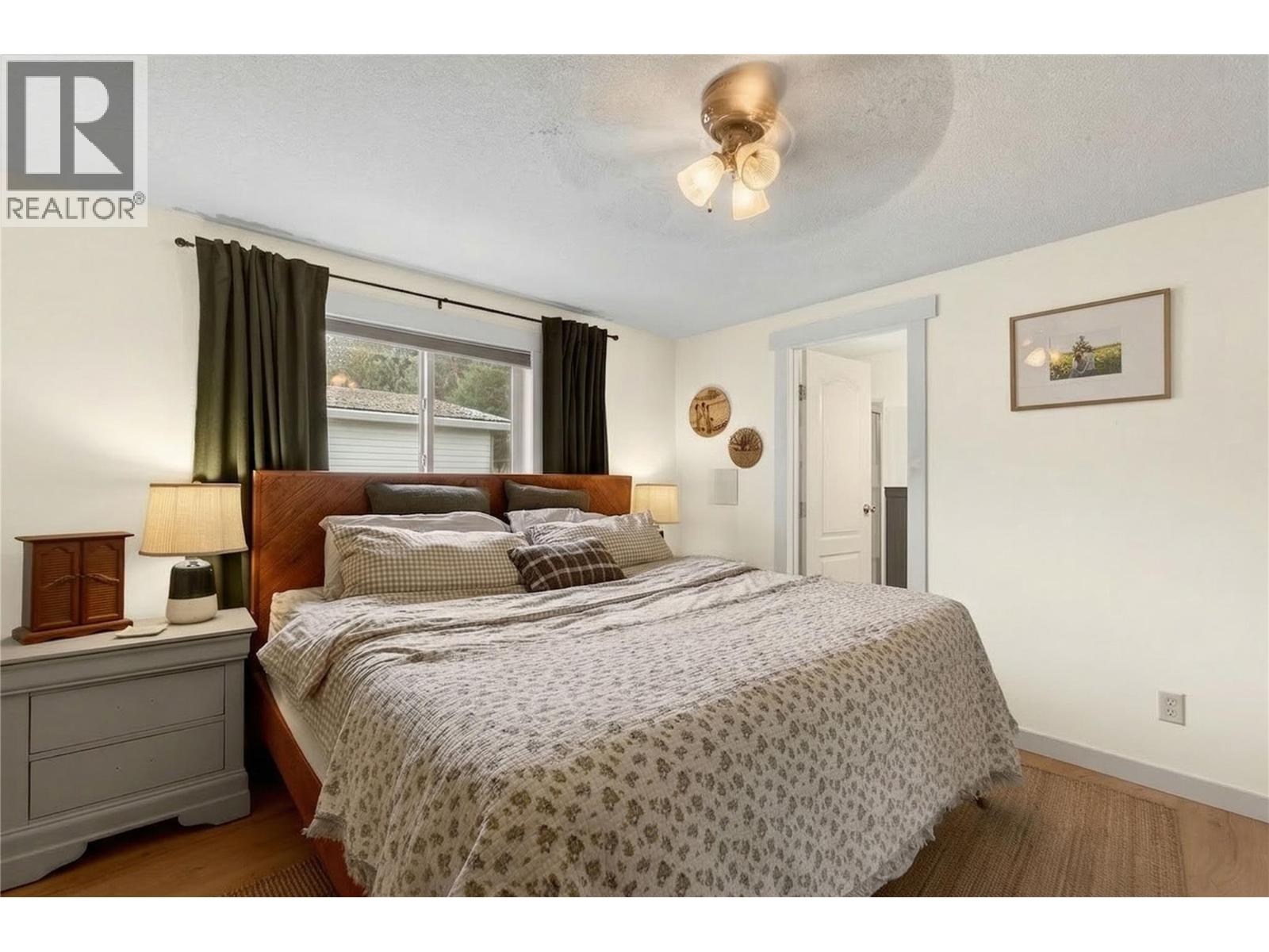 #27 900 10 Avenue SE - 24