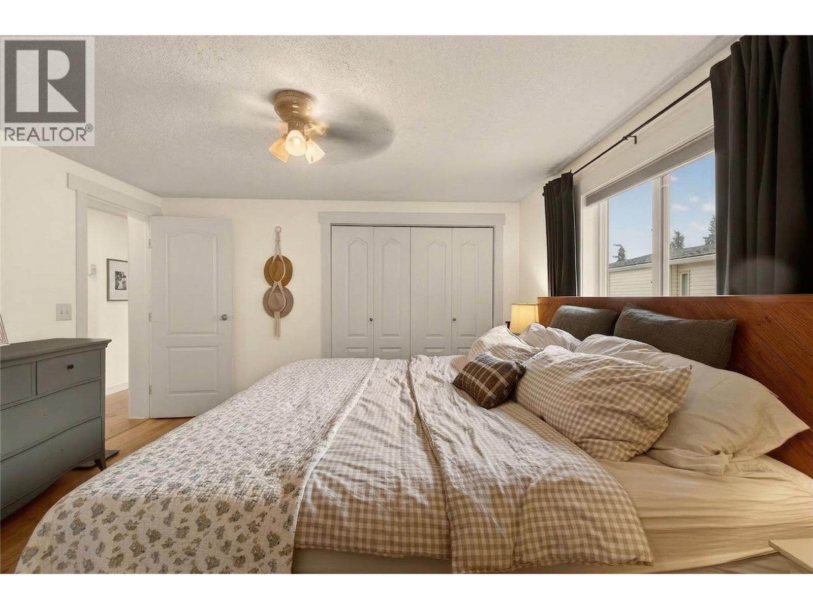 #27 900 10 AVENUE SE - 26