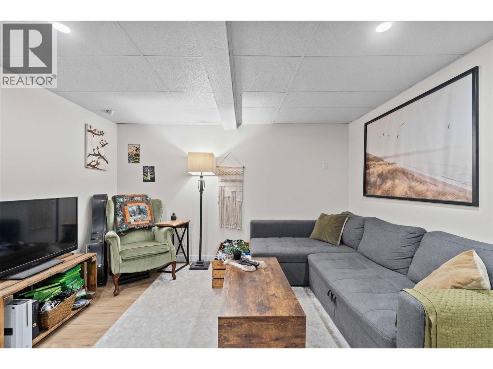 #27 900 10 Avenue SE - 47