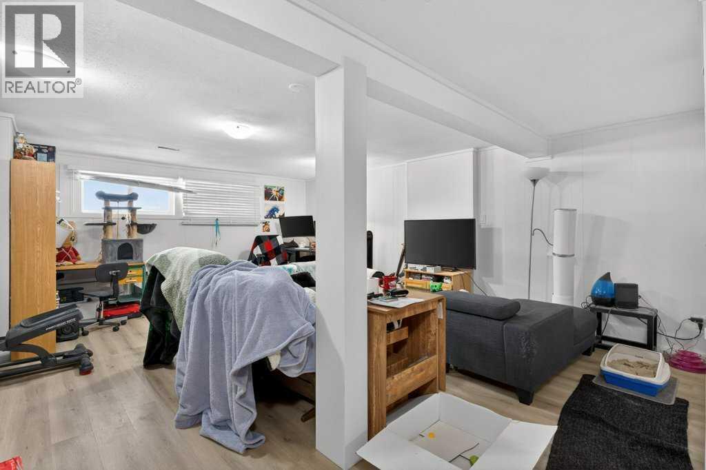 Multi-family House Bi-level for Sale in     Avenue SW Windsor Park Calgary 