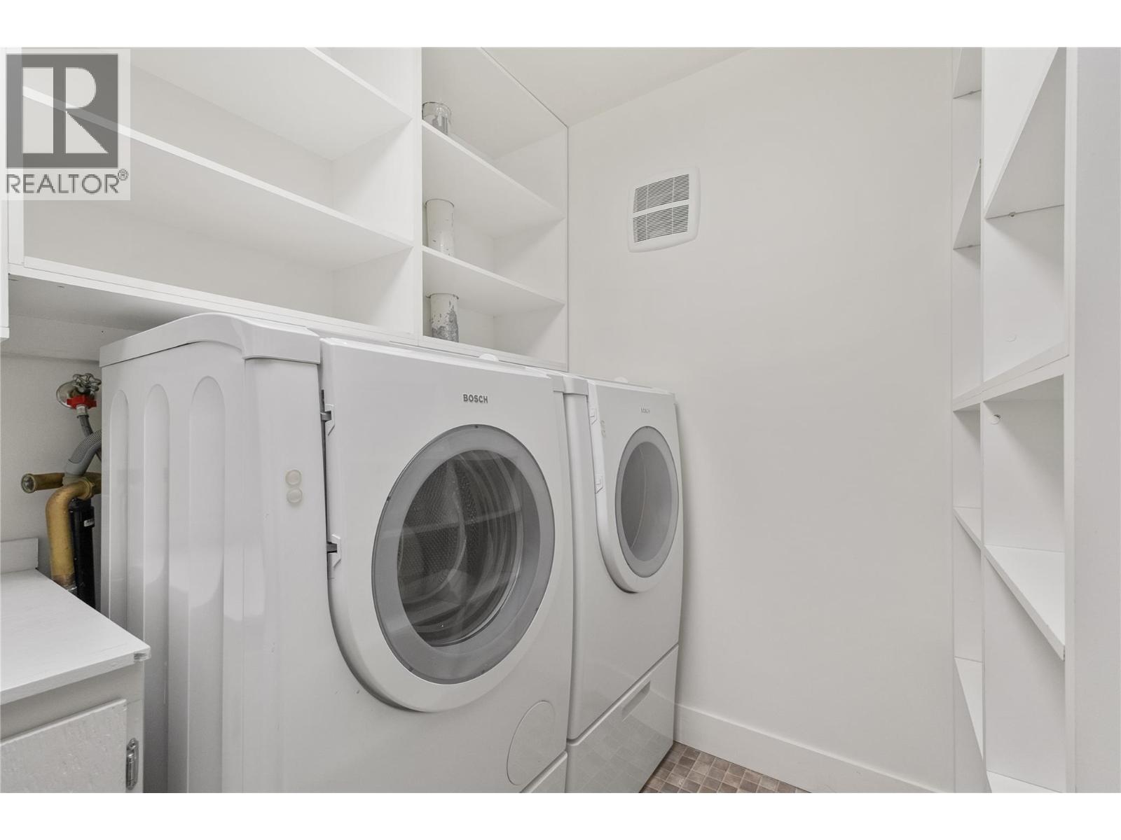 1206 737 Leon Avenue, Kelowna