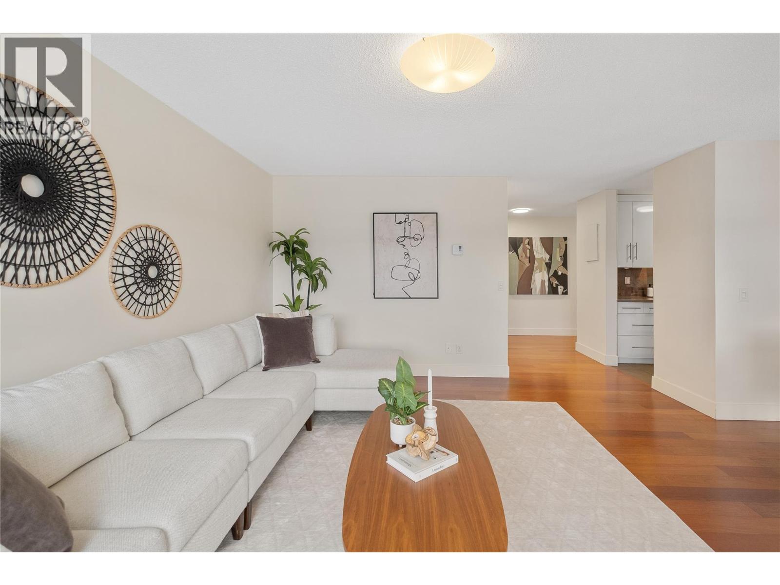 1206 737 Leon Avenue, Kelowna