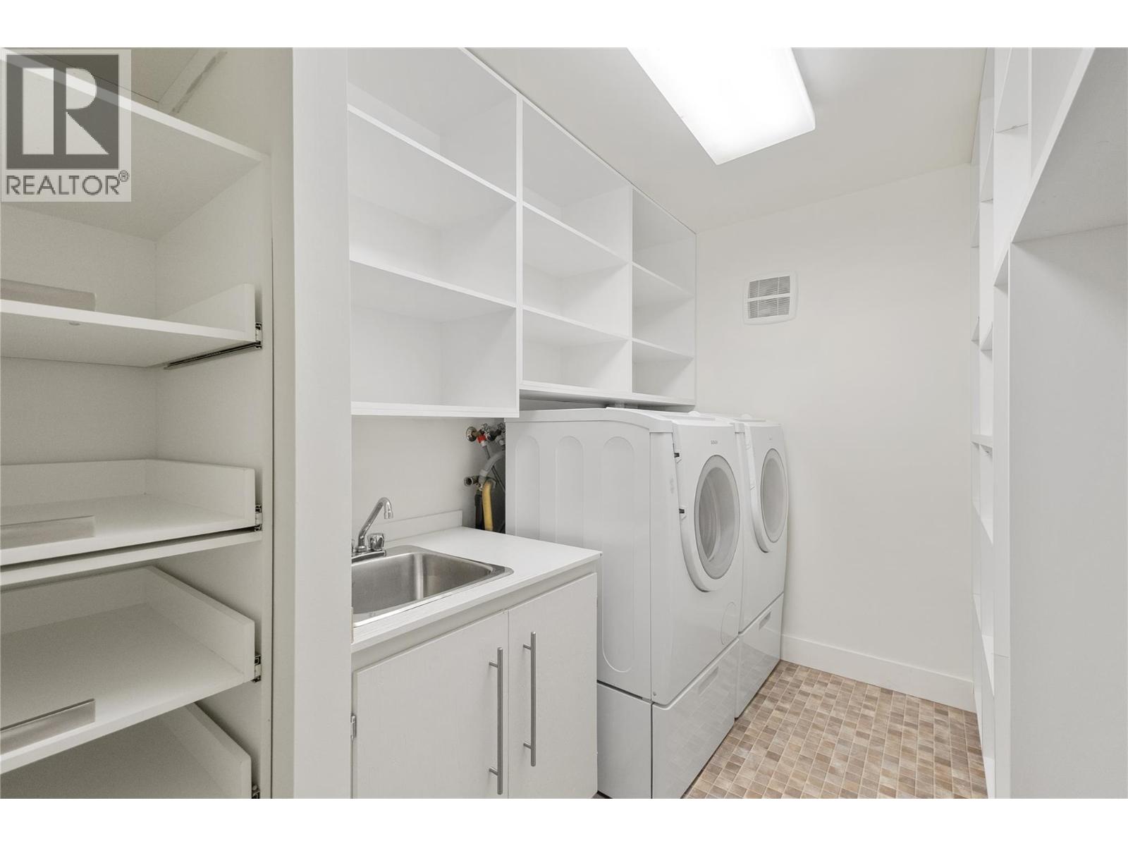 #1206 737 Leon Avenue - 9