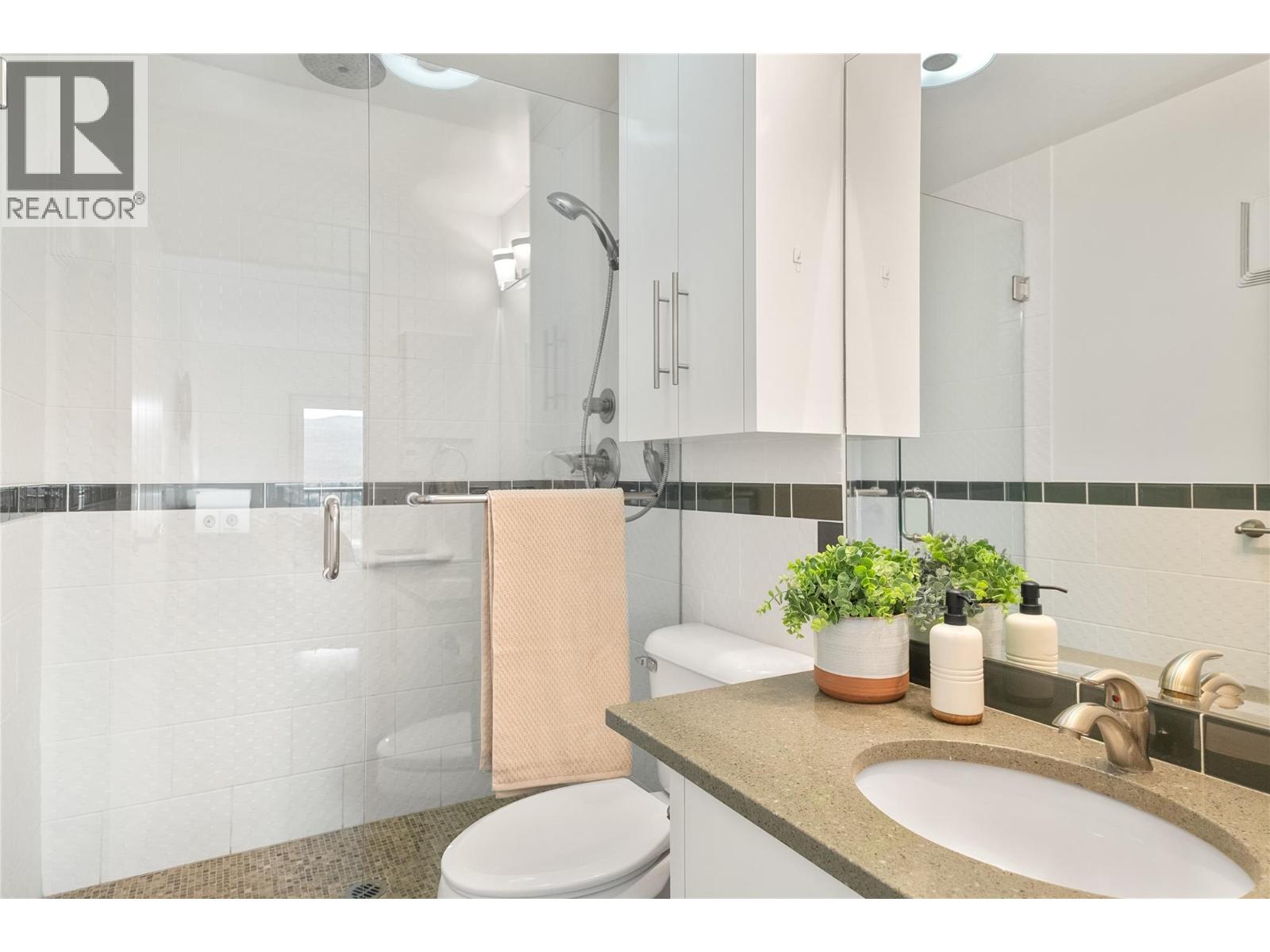 1206 737 Leon Avenue, Kelowna