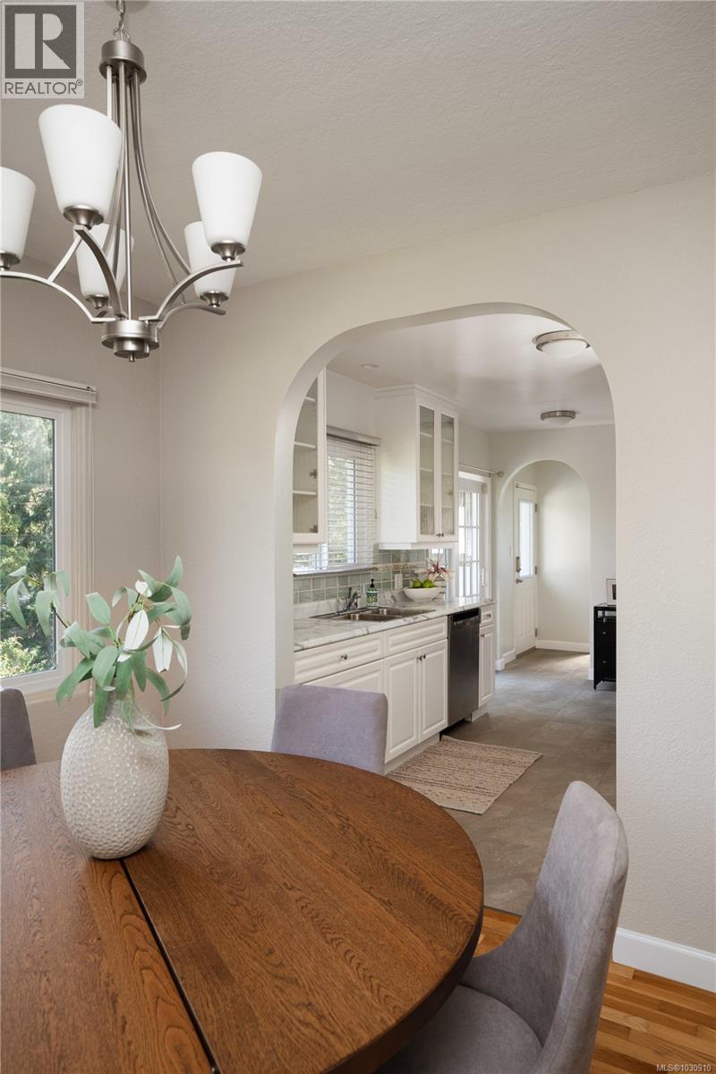  1697 Yale Street, Oak Bay