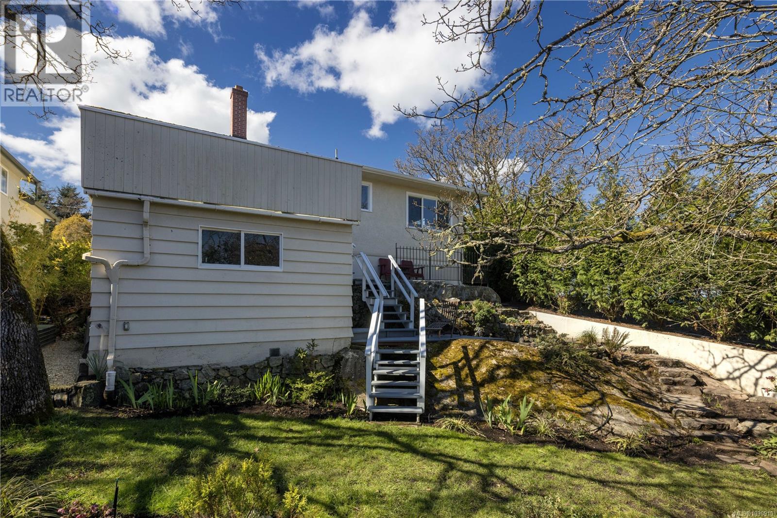  1697 Yale Street, Oak Bay