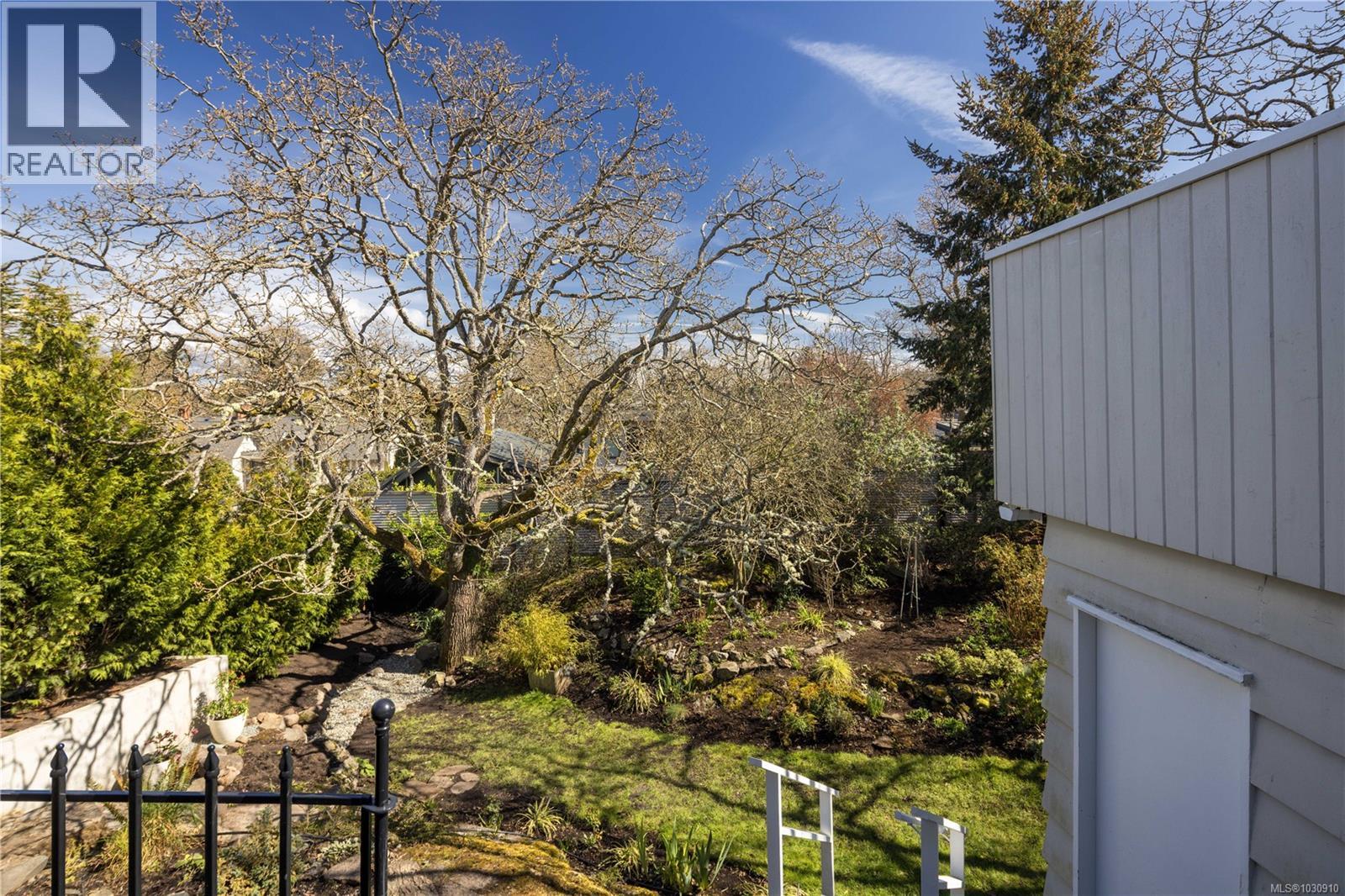  1697 Yale Street, Oak Bay