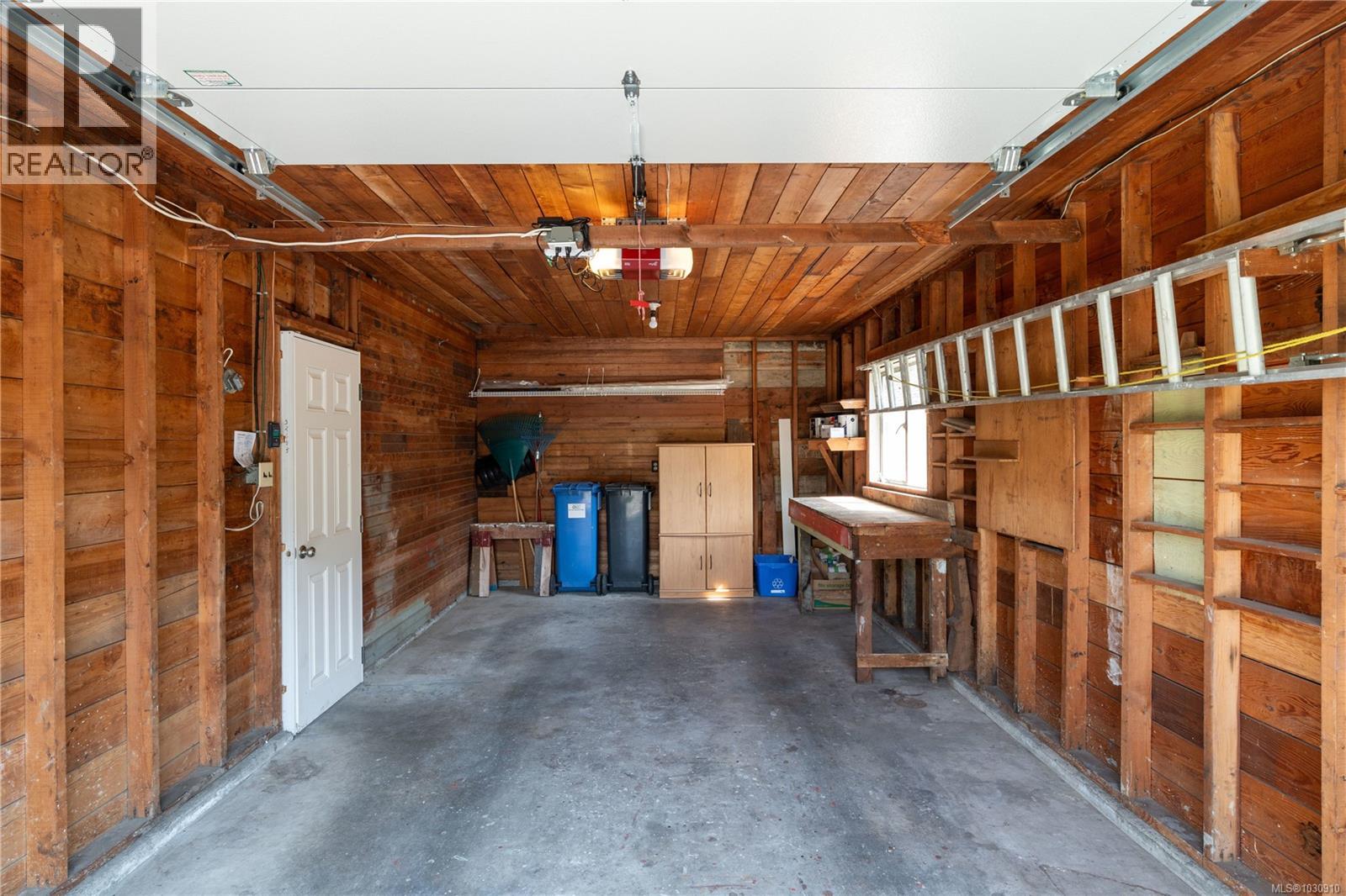  1697 Yale Street, Oak Bay