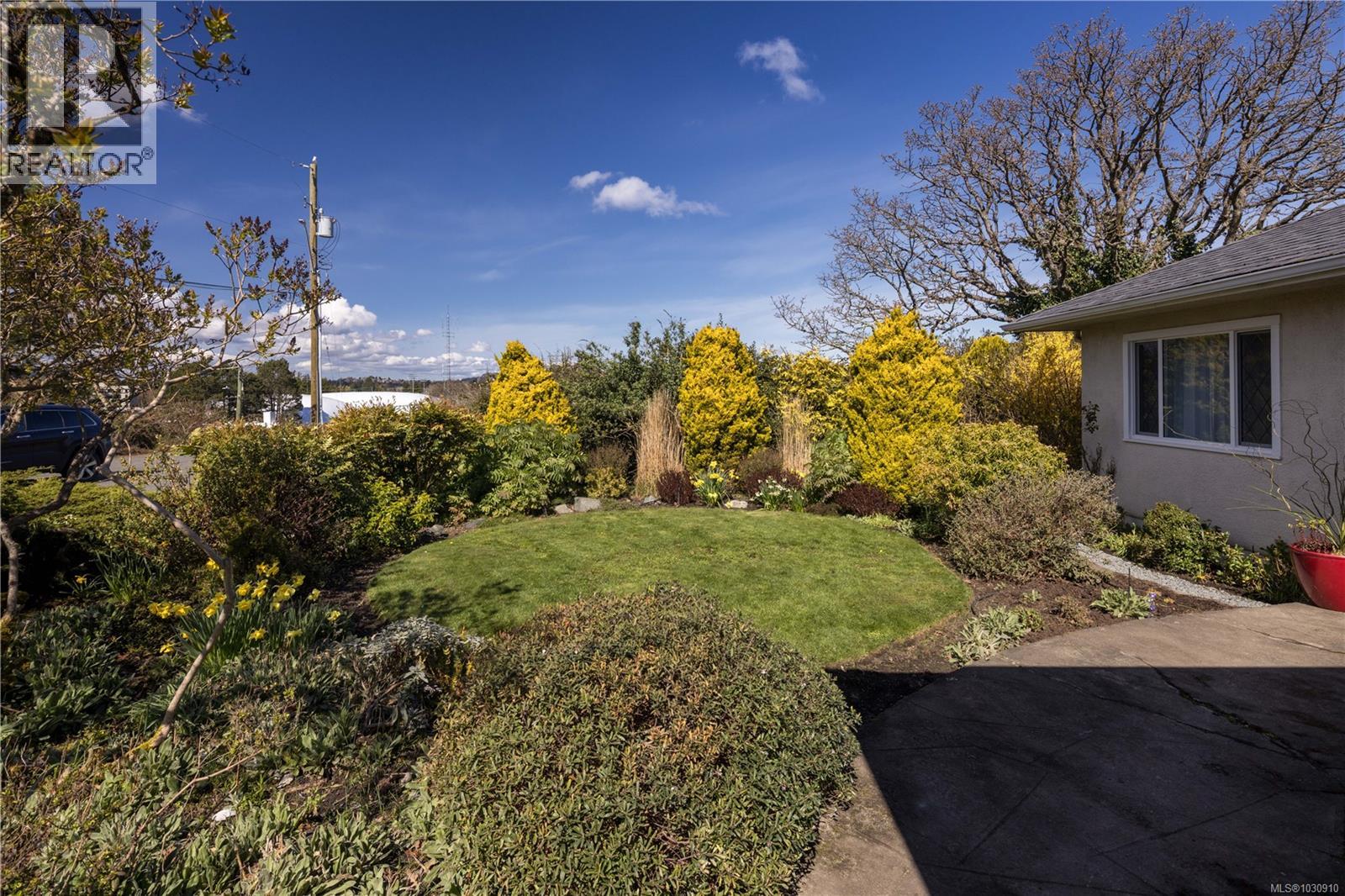  1697 Yale Street, Oak Bay