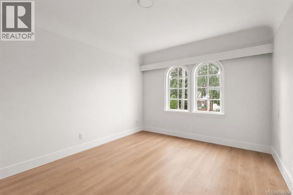  1095 Moss Street, Victoria