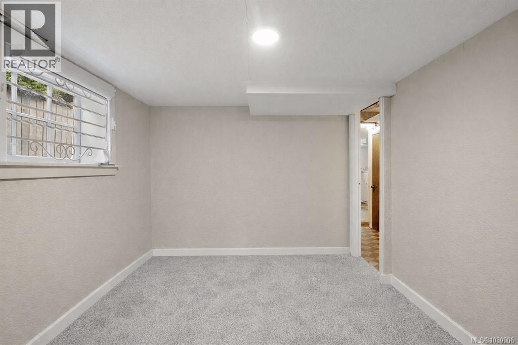  1095 Moss Street, Victoria