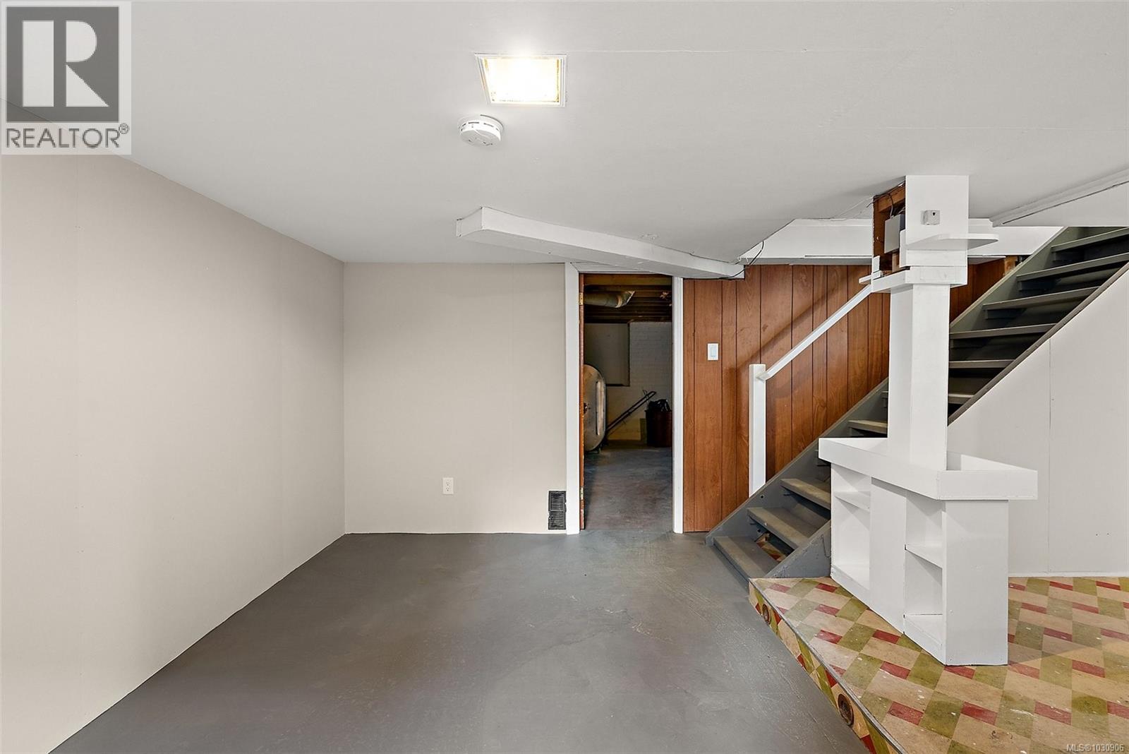  1095 Moss Street, Victoria