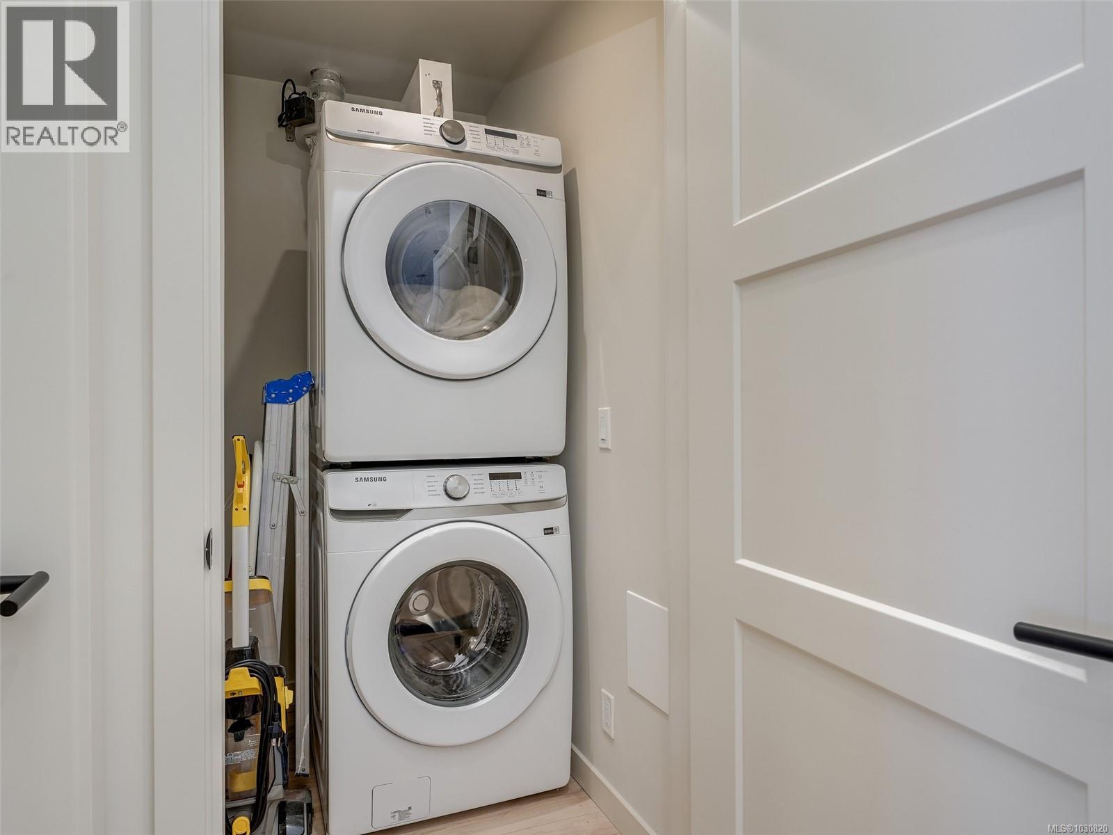 #406 958 PHAROAH MEWS - 20