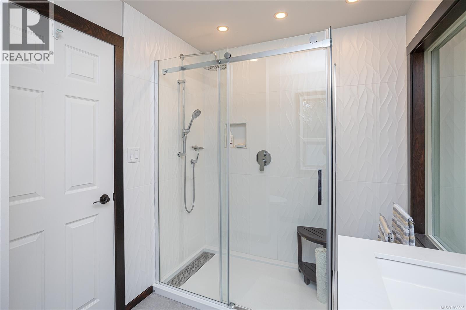  765 Sea Drive, Central Saanich