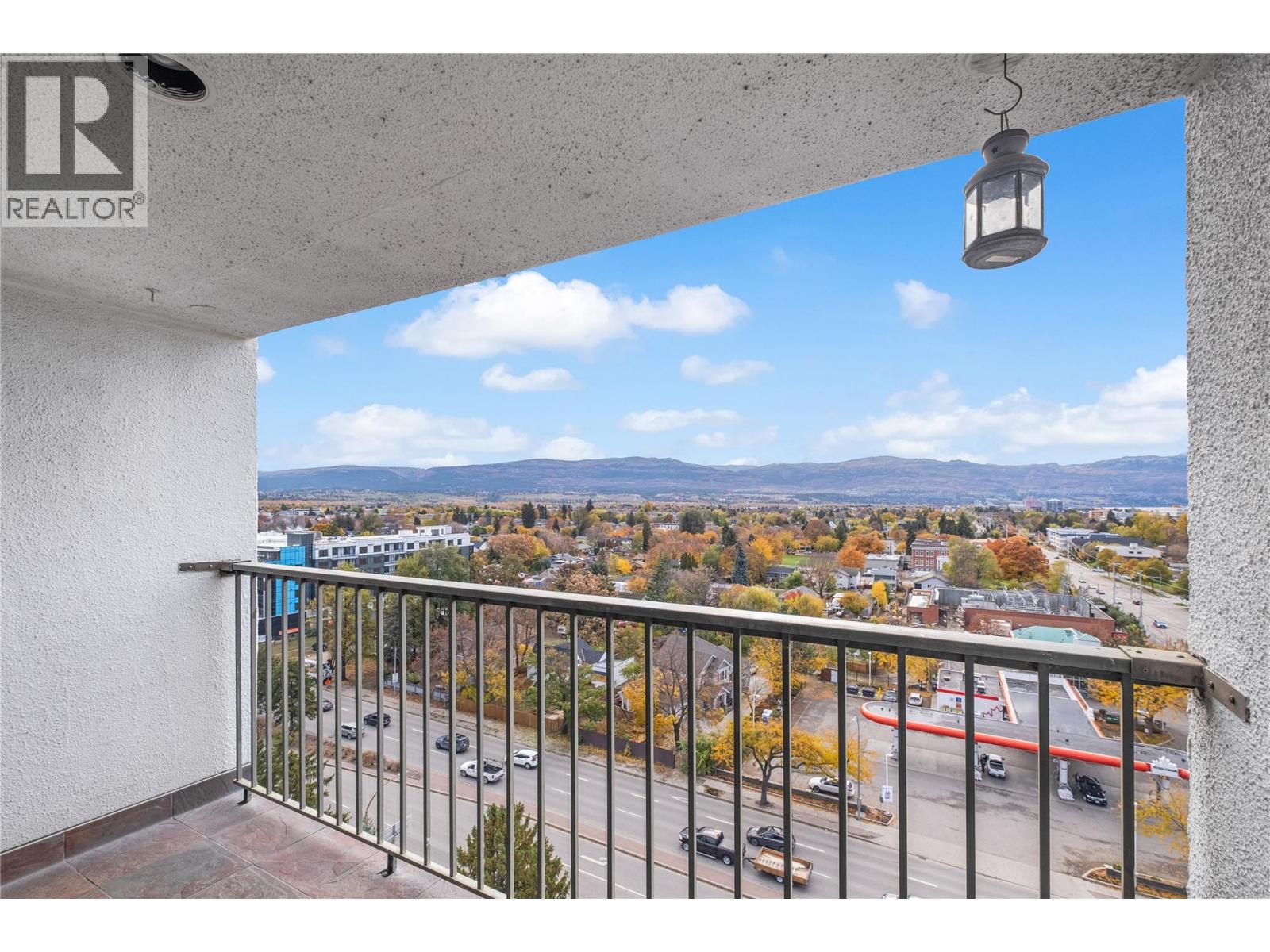 1206 737 Leon Avenue, Kelowna