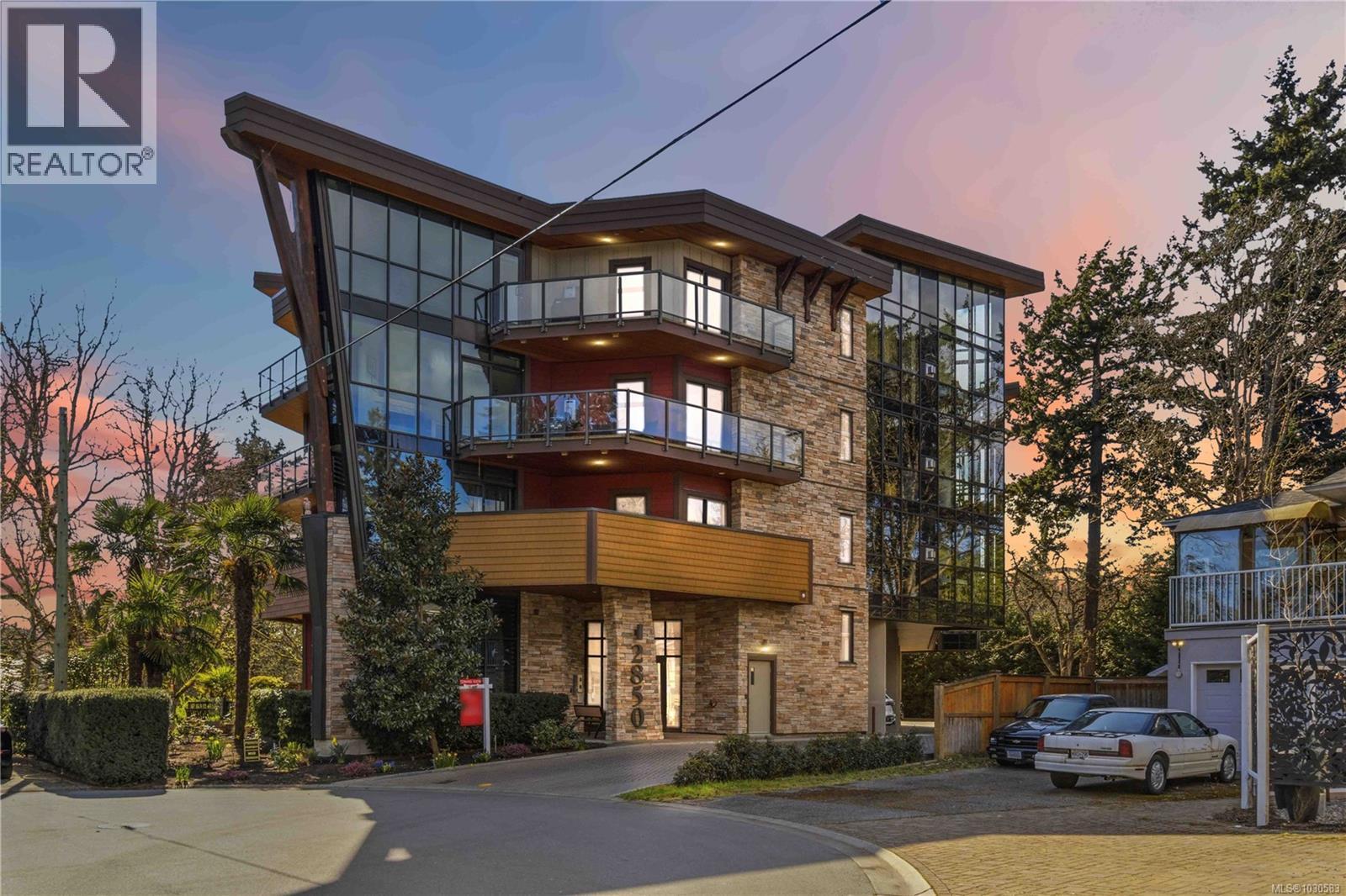 #301 2850 Aldwynd Rd - 1