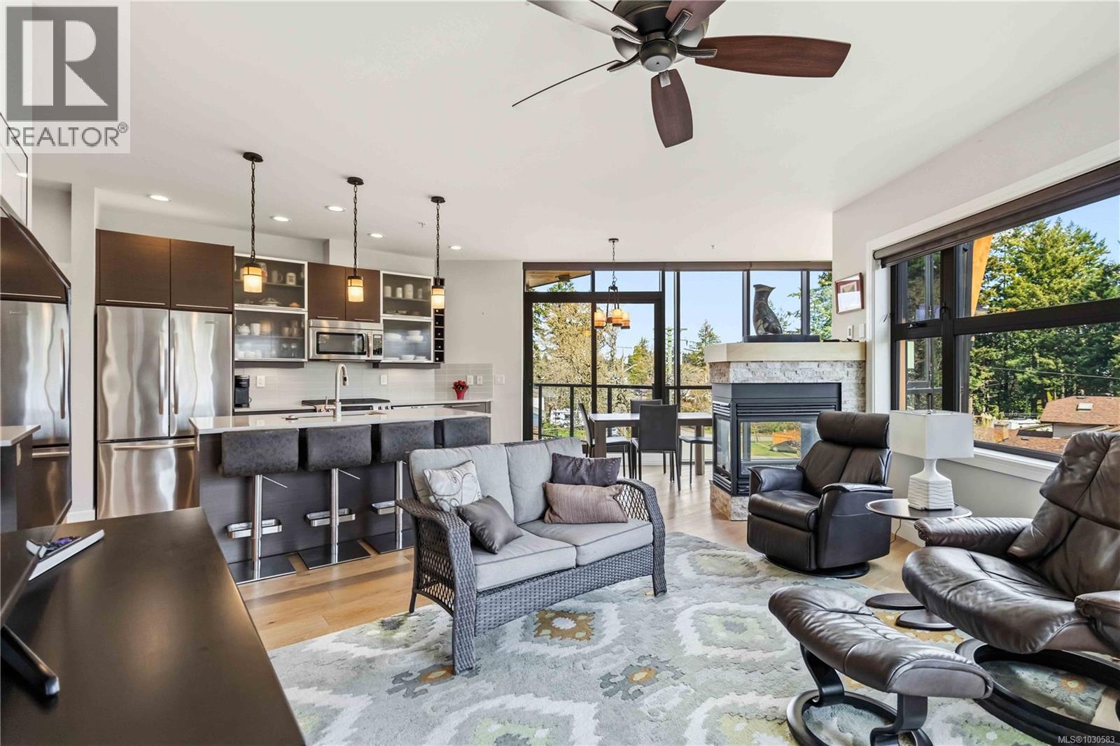 301 2850 Aldwynd Road, Langford