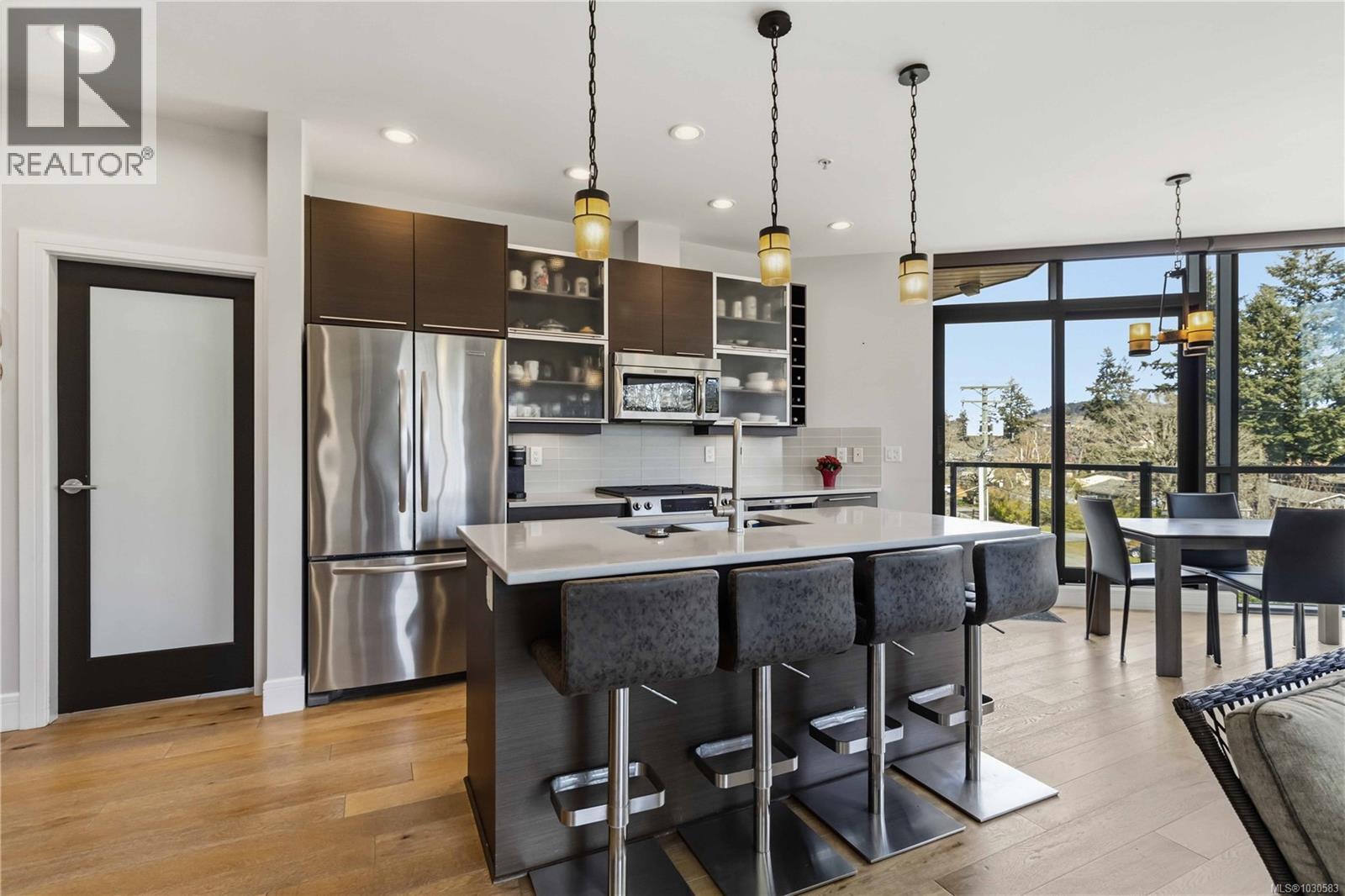 301 2850 Aldwynd Road, Langford