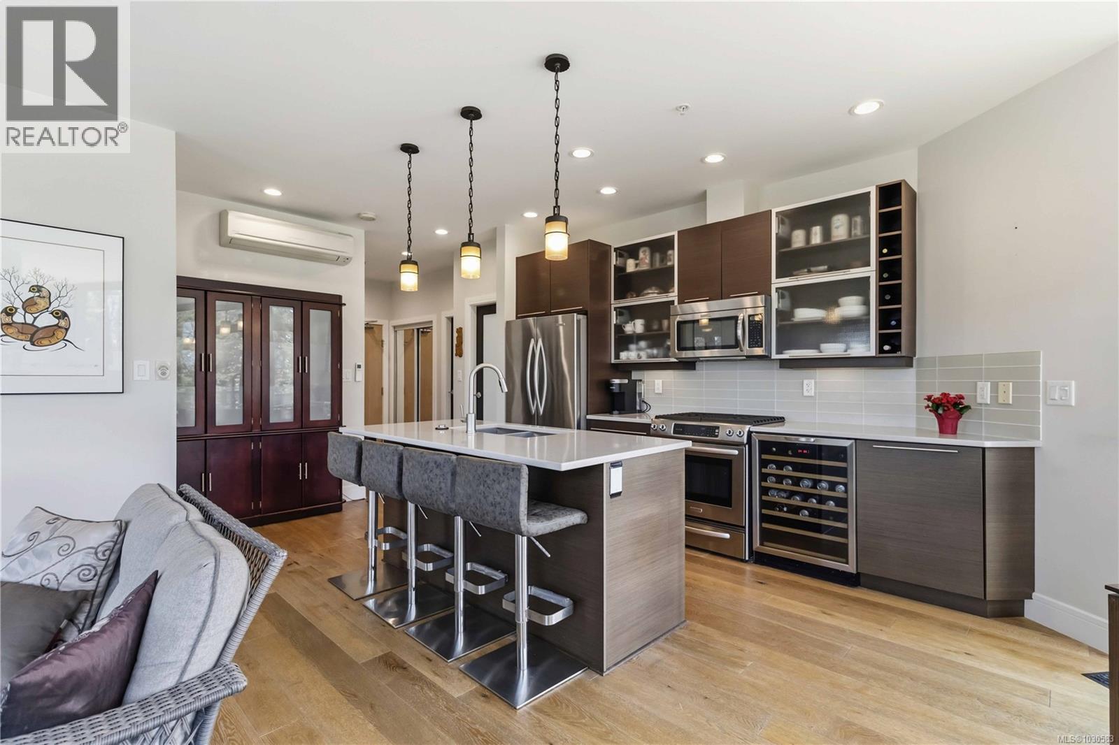 #301 2850 Aldwynd Rd - 14