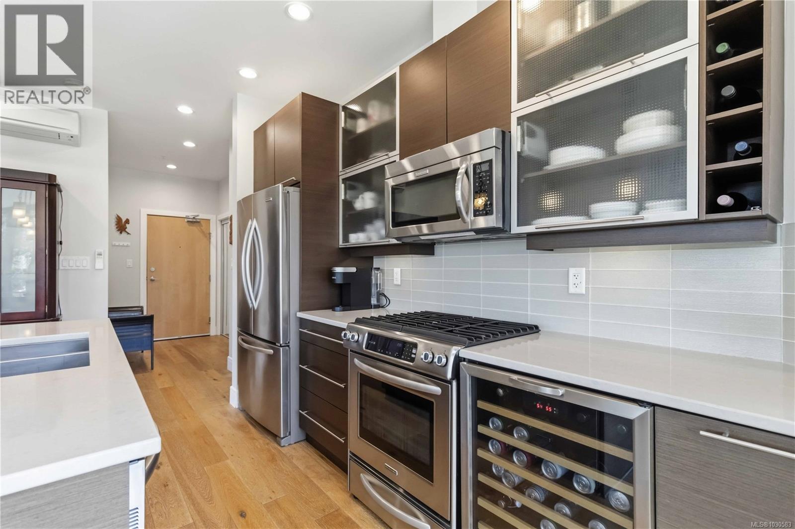 #301 2850 Aldwynd Rd - 15