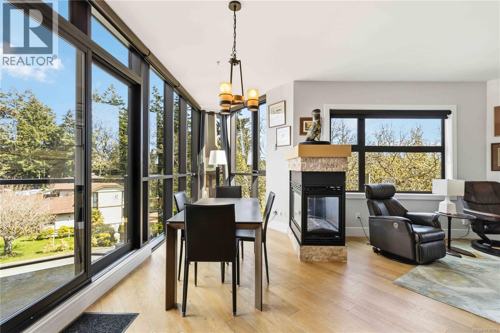 #301 2850 Aldwynd Rd - 19