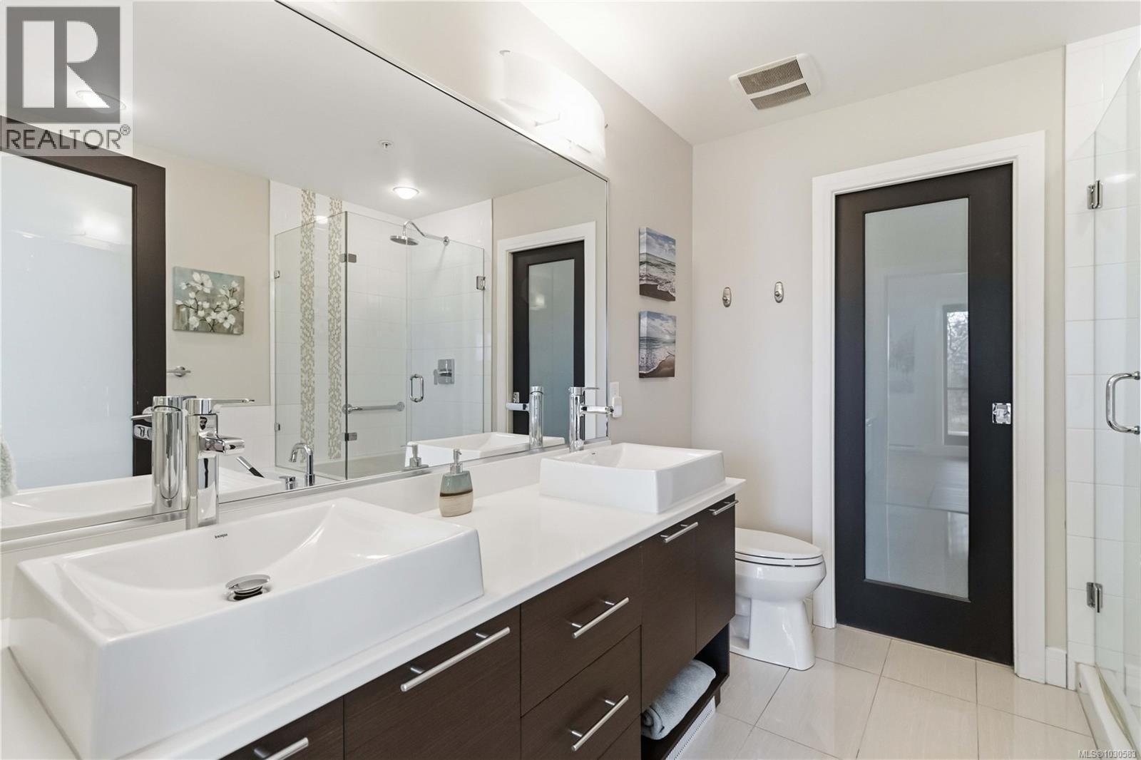 301 2850 Aldwynd Road, Langford