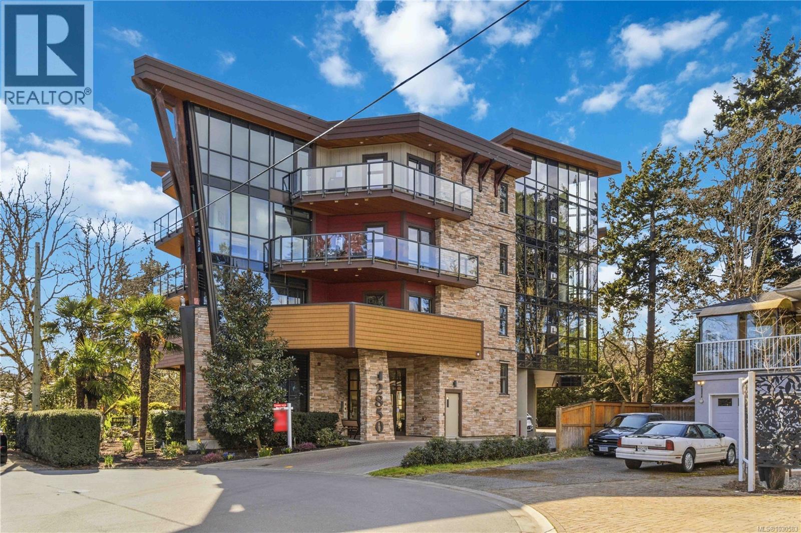 #301 2850 Aldwynd Rd - 3