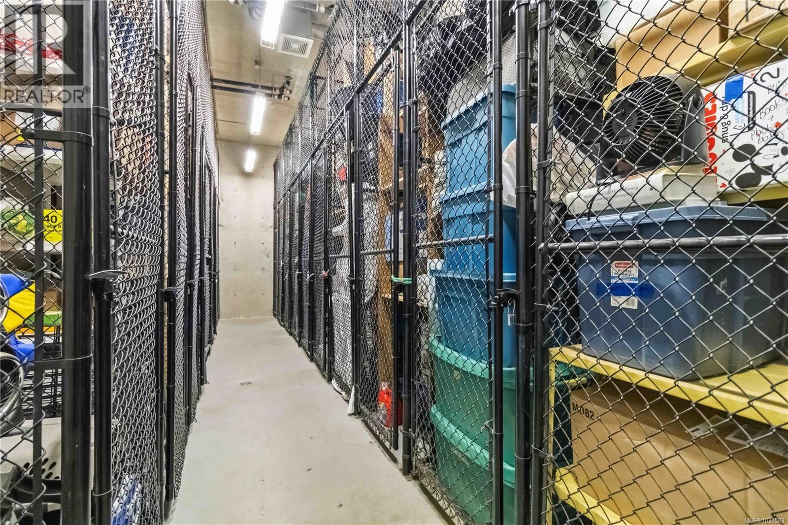 #301 2850 Aldwynd Rd - 36