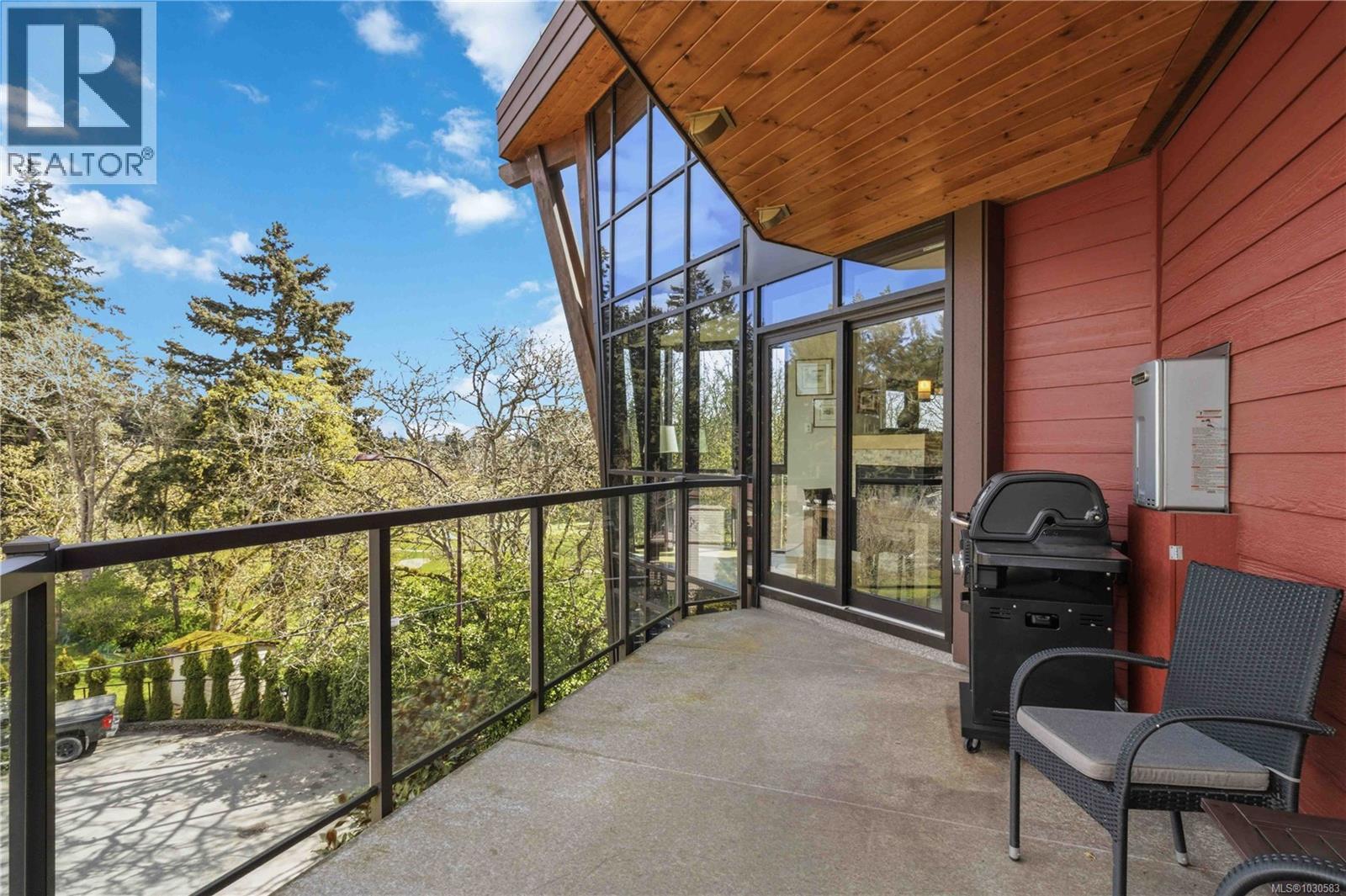 301 2850 Aldwynd Road, Langford