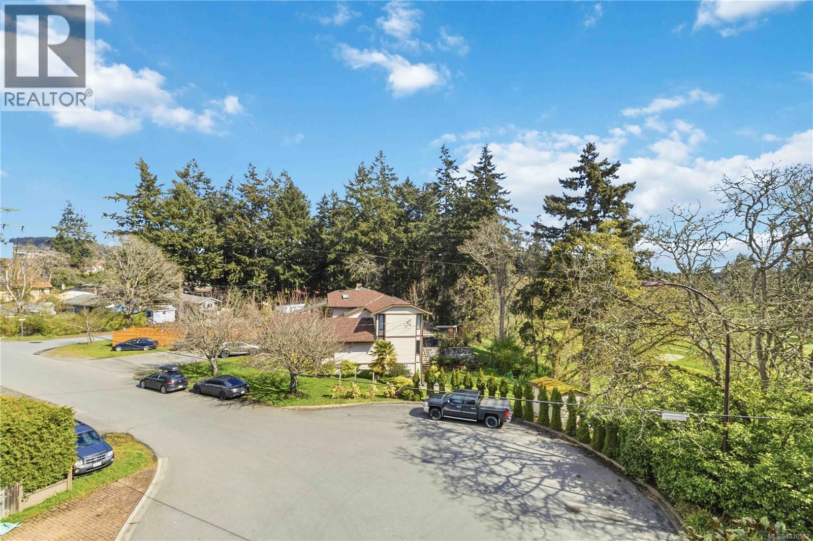 301 2850 Aldwynd Road, Langford