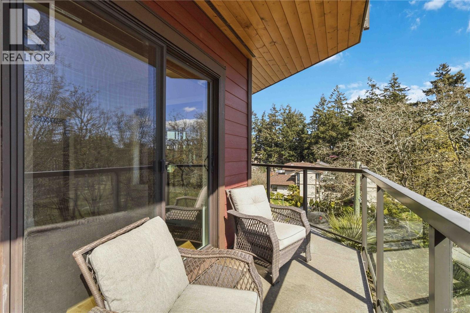 301 2850 Aldwynd Road, Langford