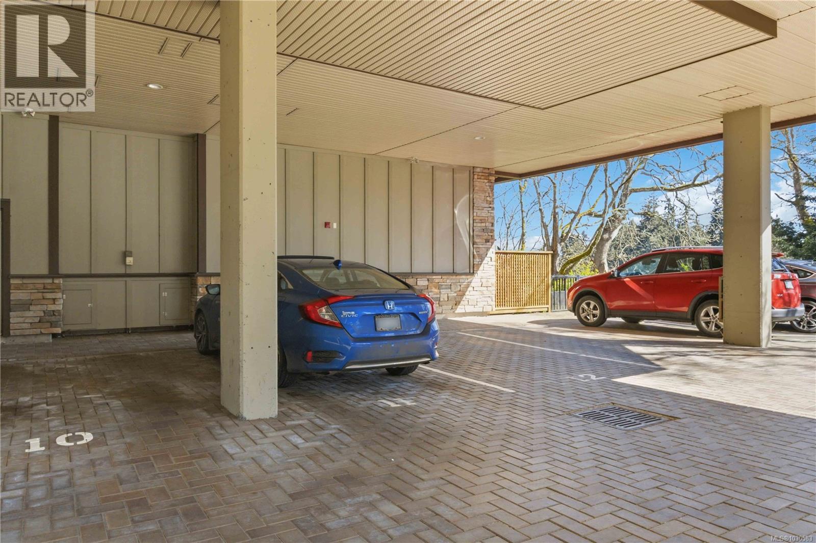 301 2850 Aldwynd Road, Langford