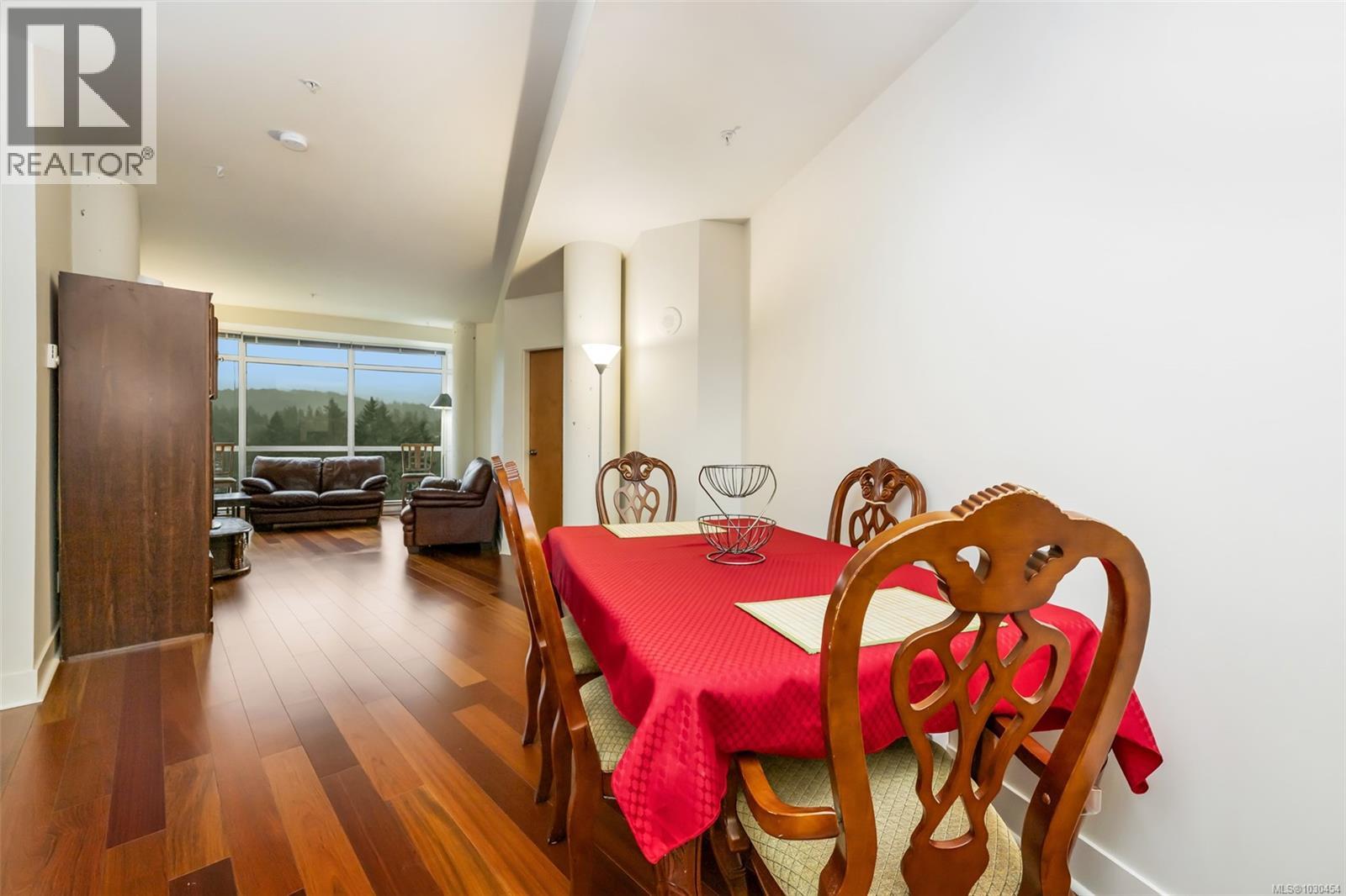 #727 2745 VETERANS MEMORIAL PKWY - Image 3