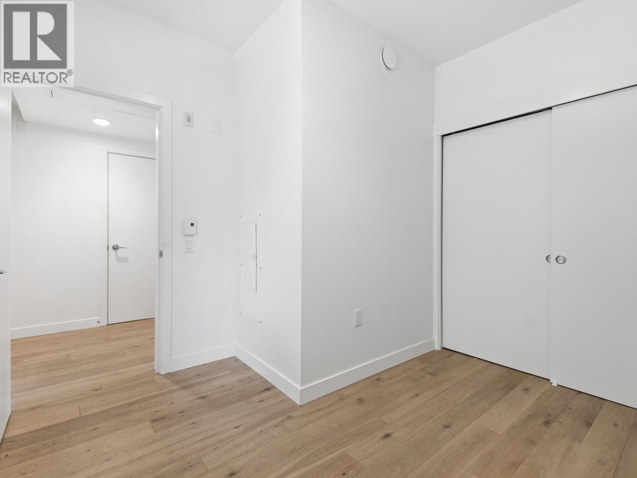 405 2137 CHESTERFIELD AVENUE, North Vancouver