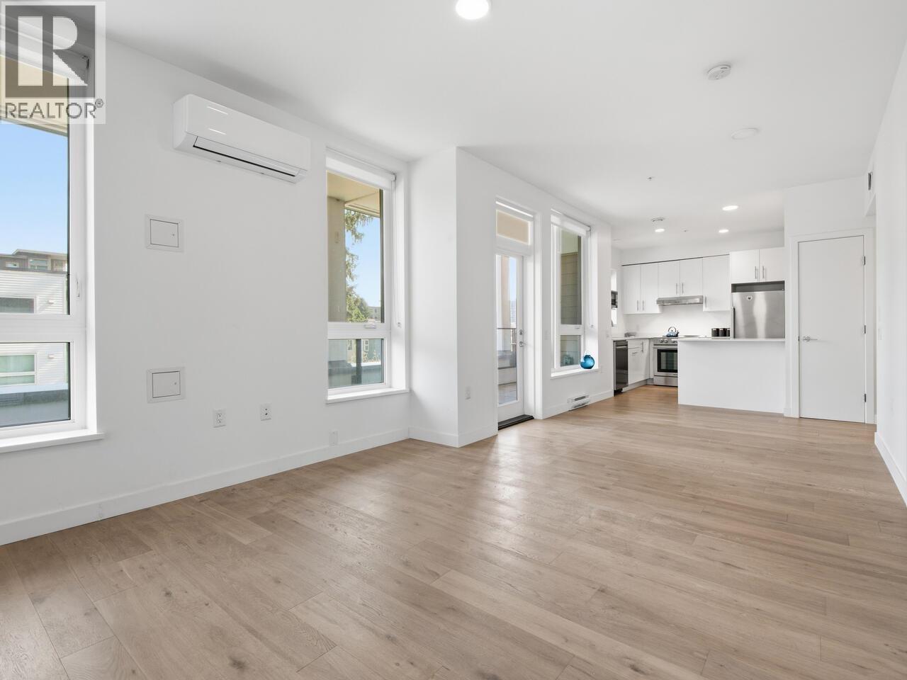 405 2137 CHESTERFIELD AVENUE, North Vancouver