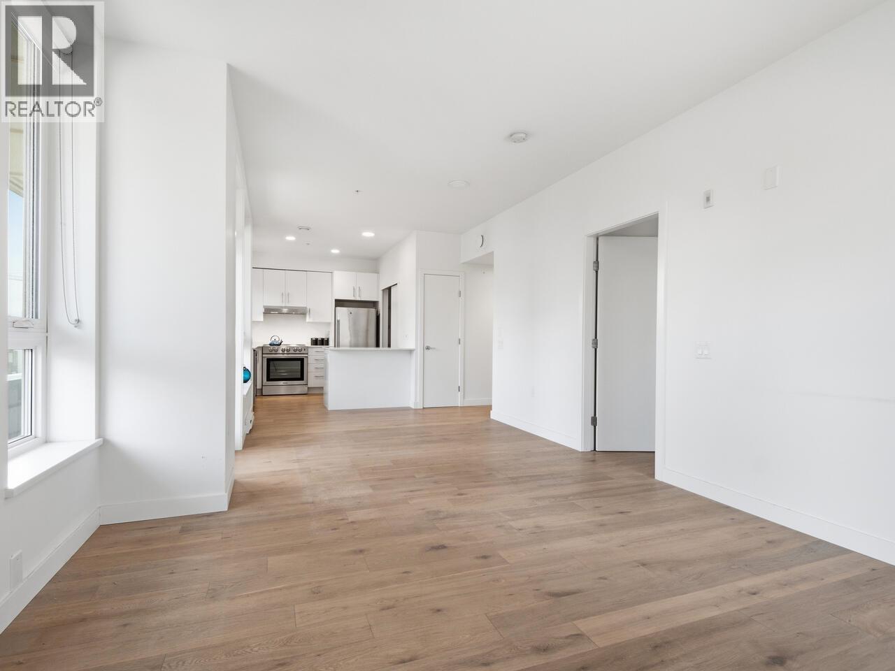 405 2137 CHESTERFIELD AVENUE, North Vancouver