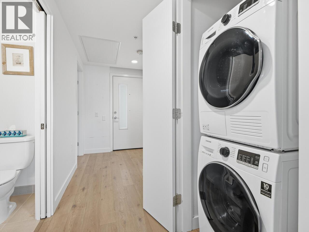 405 2137 CHESTERFIELD AVENUE, North Vancouver