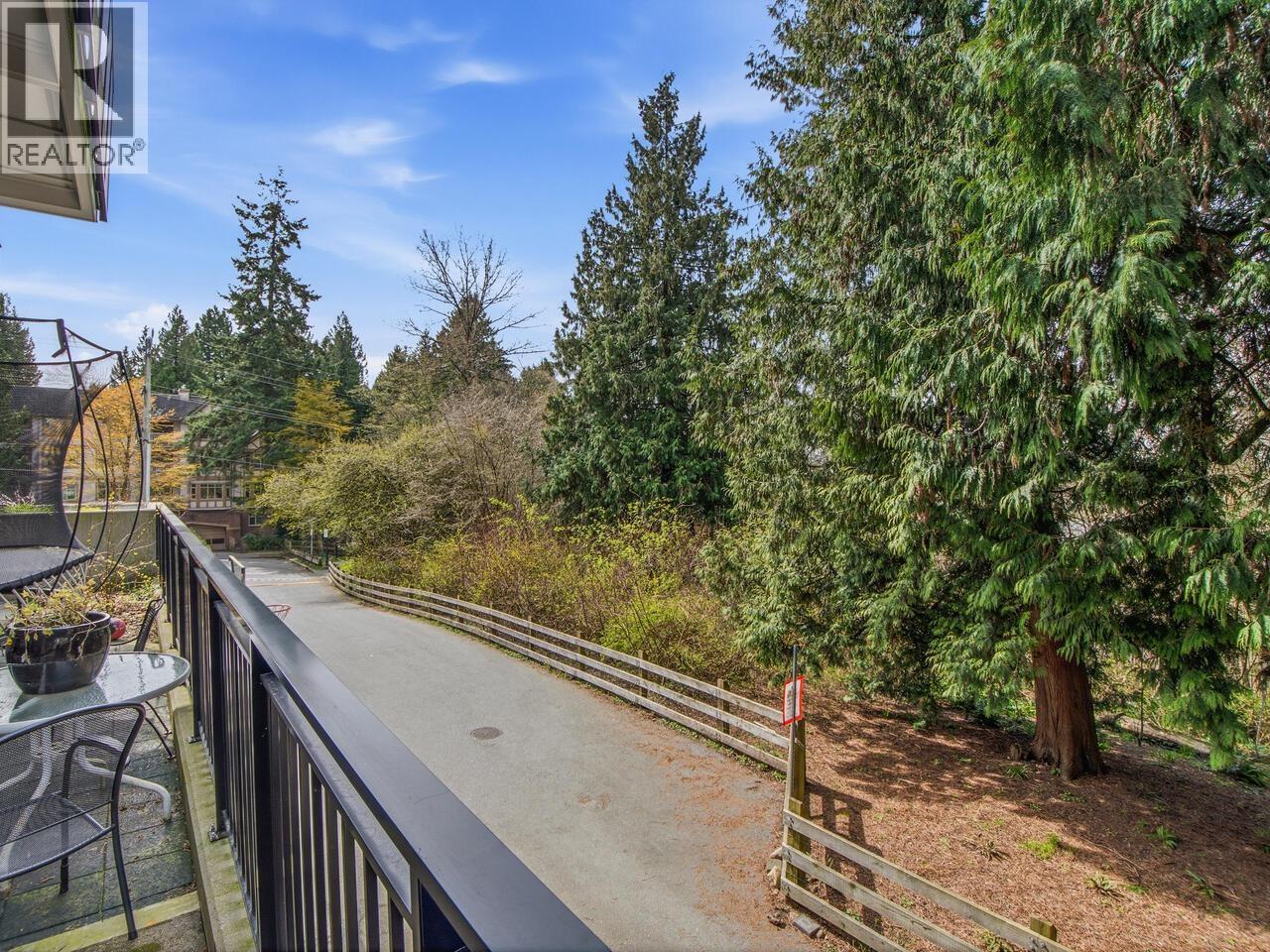 405 2137 CHESTERFIELD AVENUE, North Vancouver