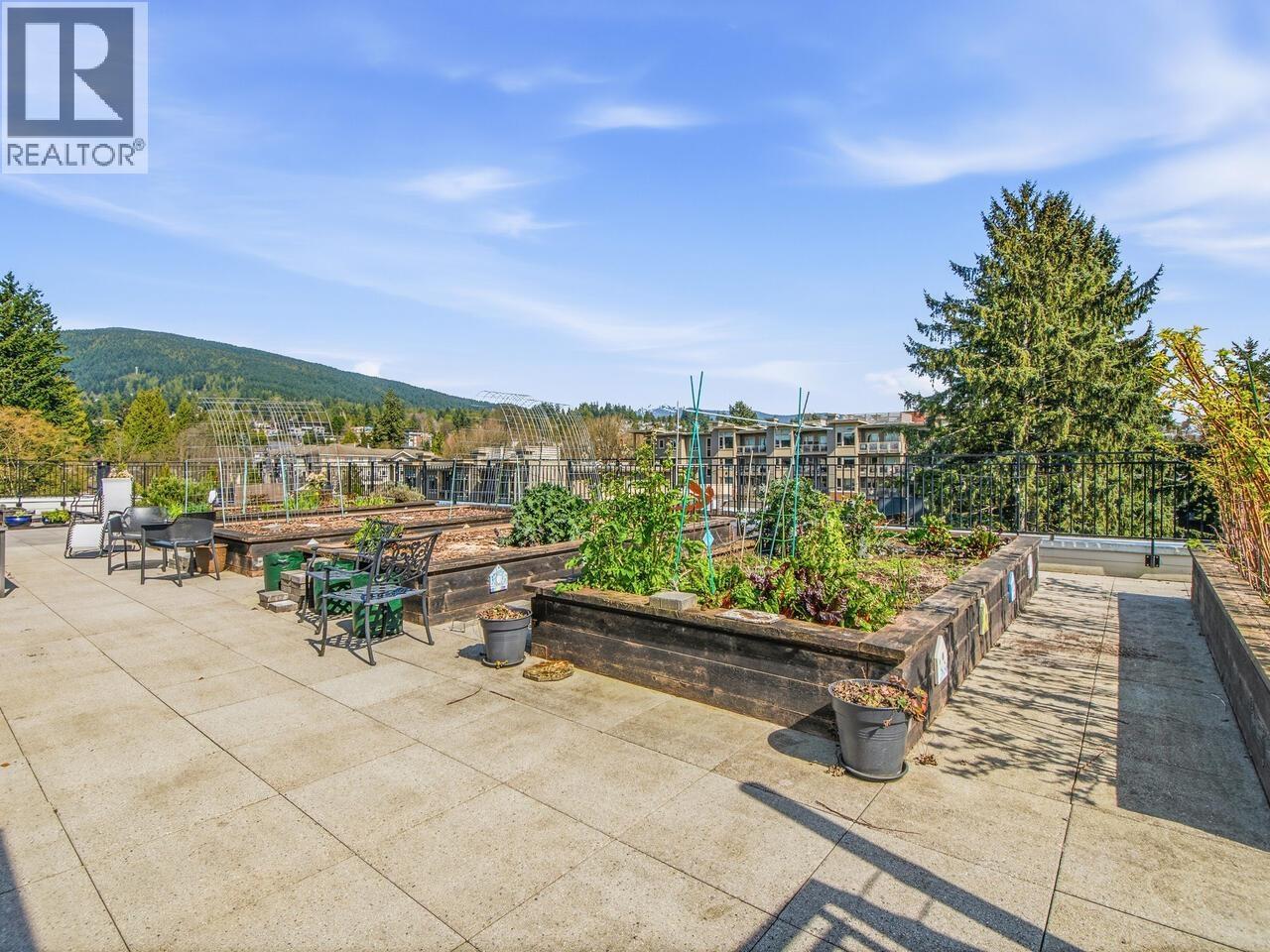 405 2137 CHESTERFIELD AVENUE, North Vancouver