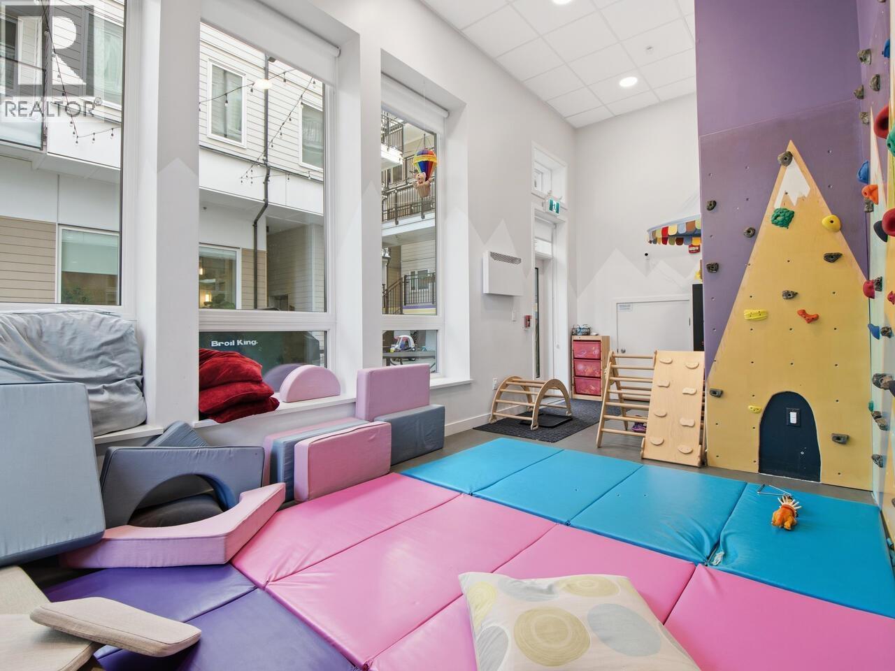 405 2137 CHESTERFIELD AVENUE, North Vancouver