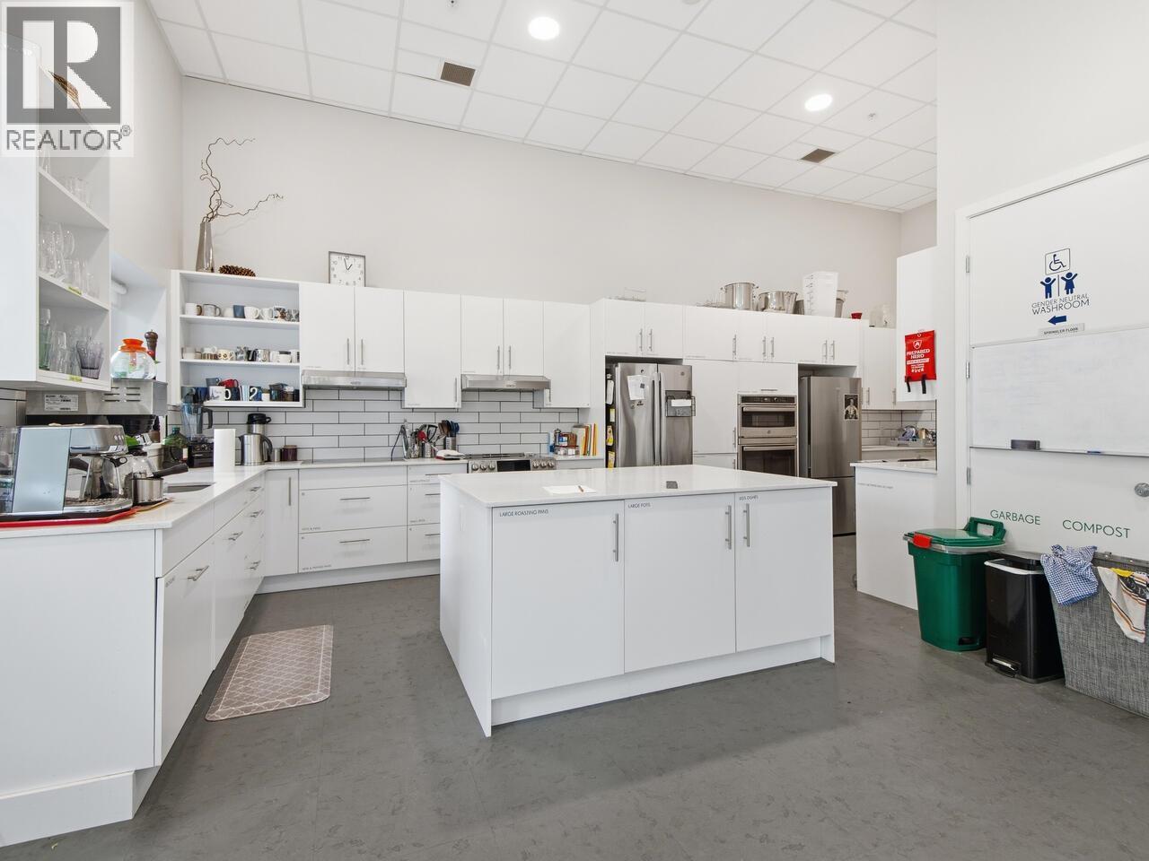 405 2137 CHESTERFIELD AVENUE, North Vancouver