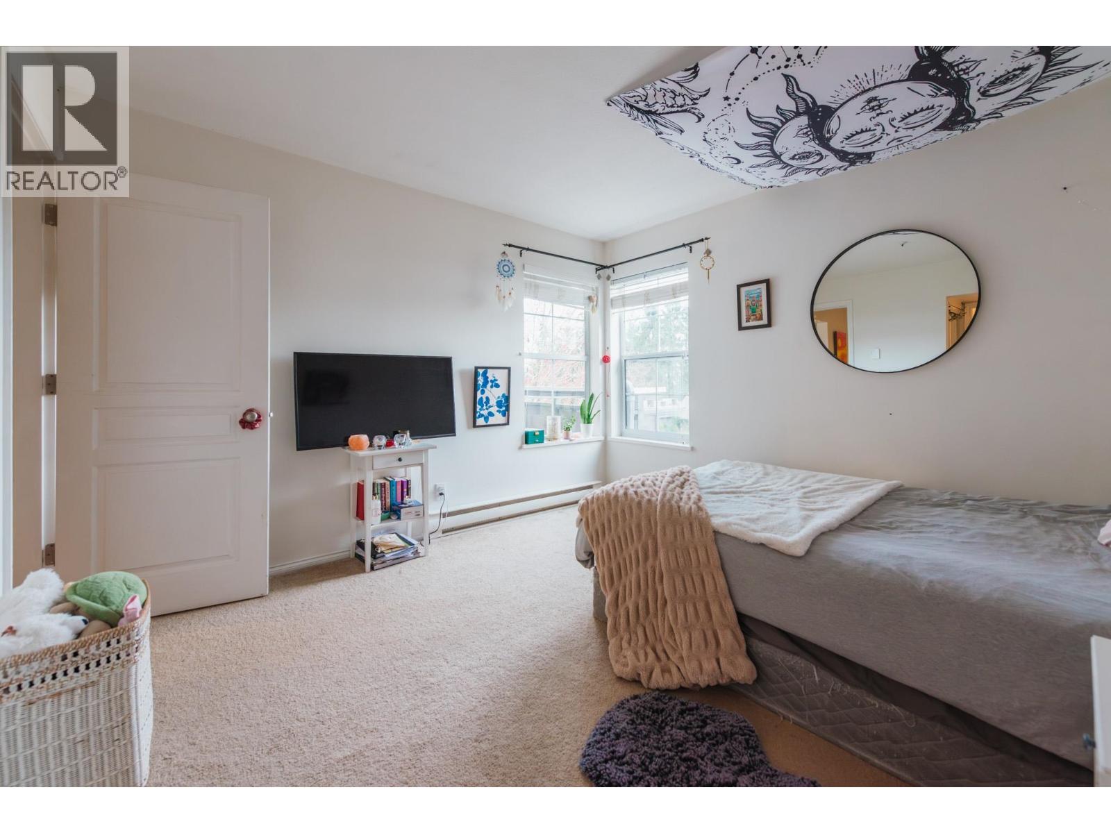 45 689 PARK ROAD, Gibsons