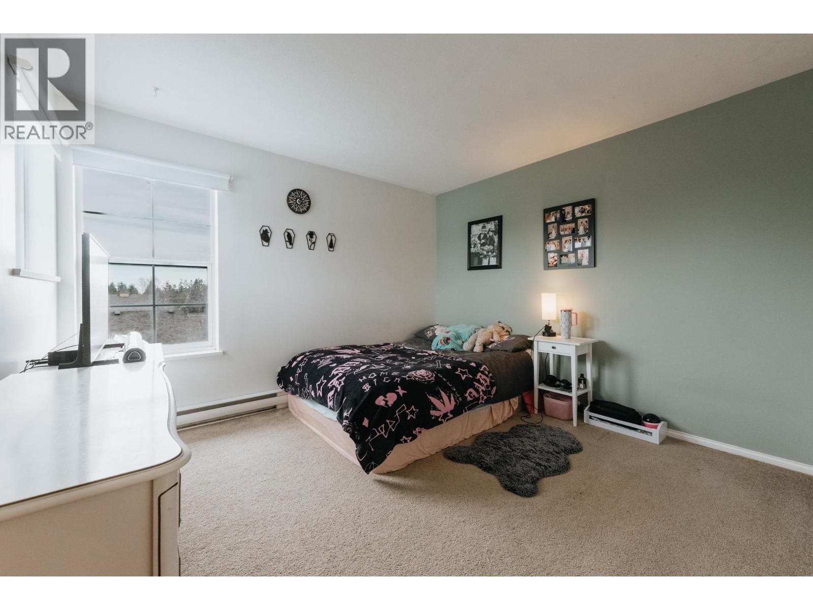 45 689 PARK ROAD, Gibsons